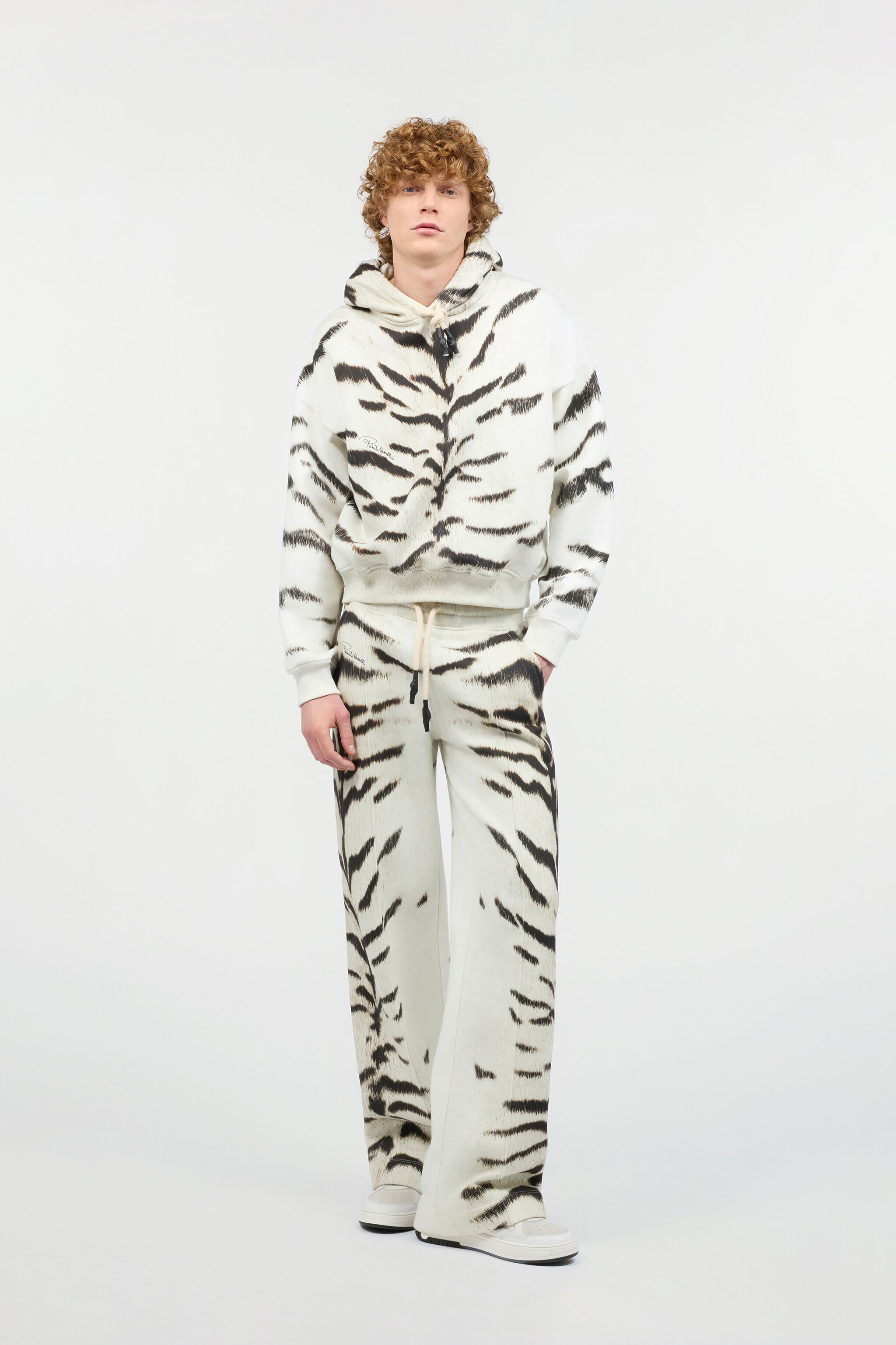 RC Man Sweatshirt With White Tigresse OGAT X Roberto Cavalli Print RC Man Sweatshirt With White Tigresse OGAT X Roberto Cavalli Print Black/White UNT69F-2GA39