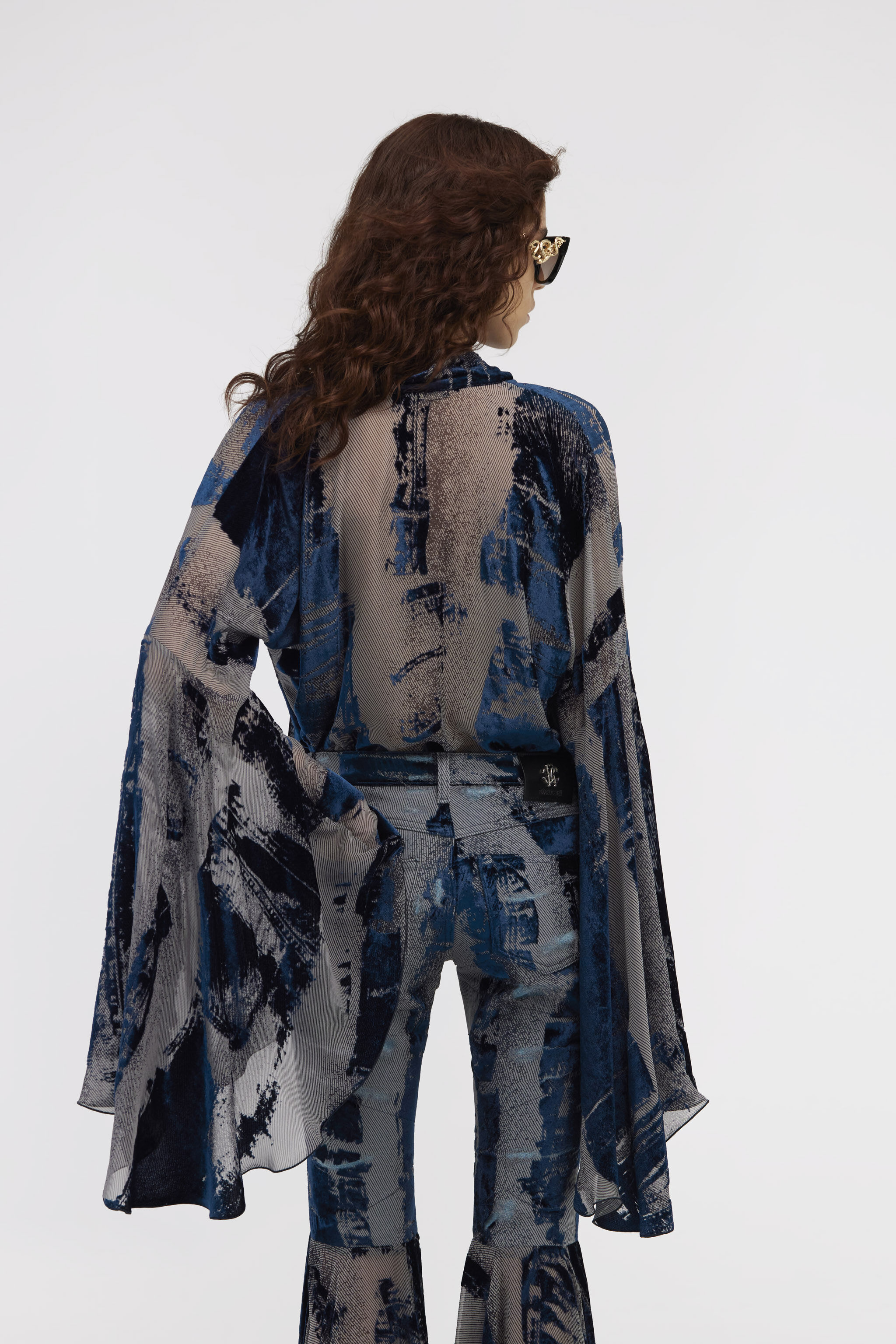 RC Blusa astratta blu navy con fiocco al collo RC Blusa astratta blu navy con fiocco al collo Blu scuro RWT701-VL041