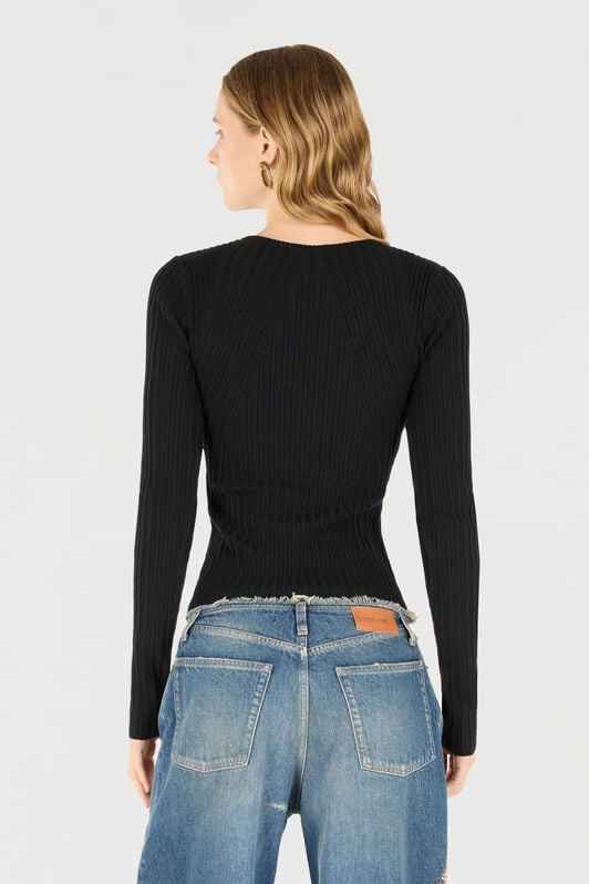 JC Sweater With Snake Head Charm JC Sweater With Snake Head Charm Black TFM024-TF149