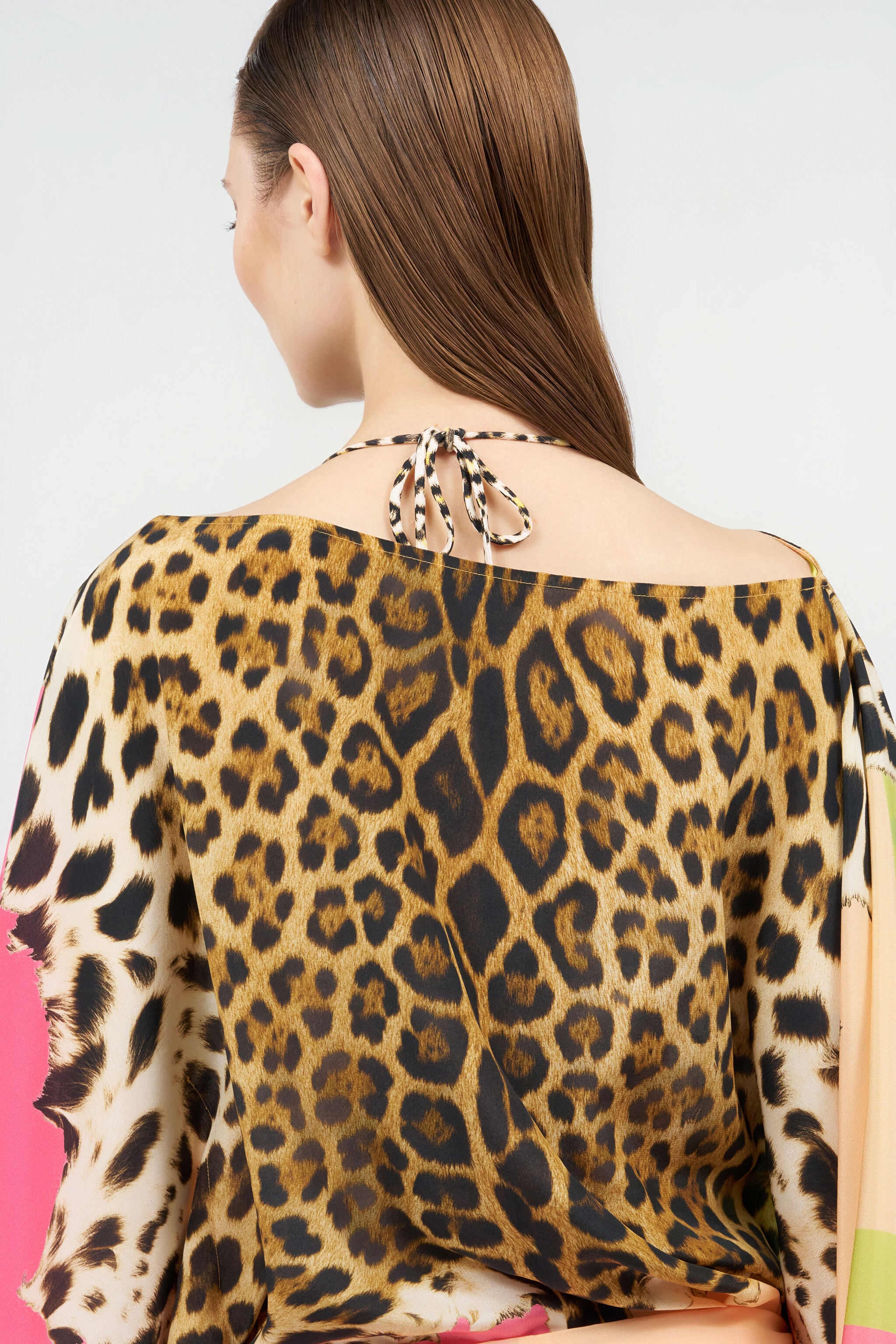 Roberto Cavalli　フード付きシルク カフタン　チュニック Silk kaftan with Cavalli Pop print in LIGHT GREEN for Women