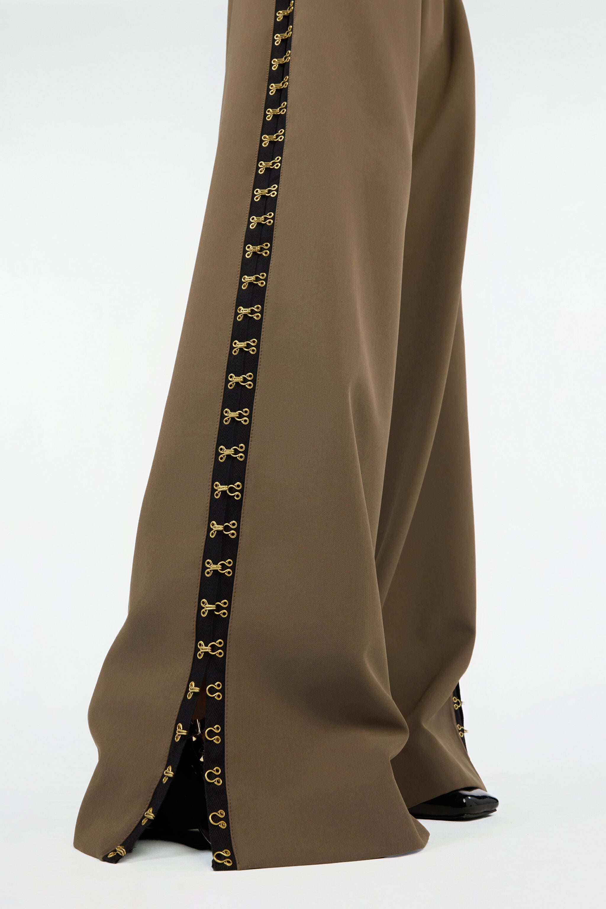 JC Olive Green Wide-Leg Trousers With Hook And Eye Detail JC Olive Green Wide-Leg Trousers With Hook And Eye Detail VERDE 185 VFT143-VF222