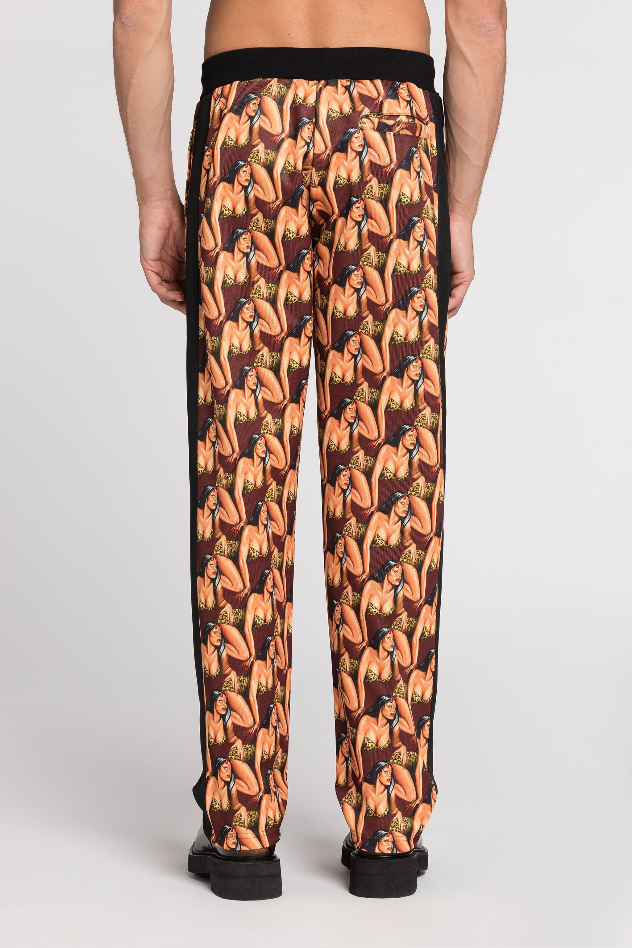 RC Pantalón de deporte con estampado gráfico Marrón RRT25G-2OH24