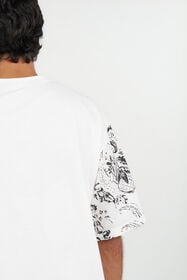 RC White T-shirt with Ornamental Design WHITE WRT62B-2NR36