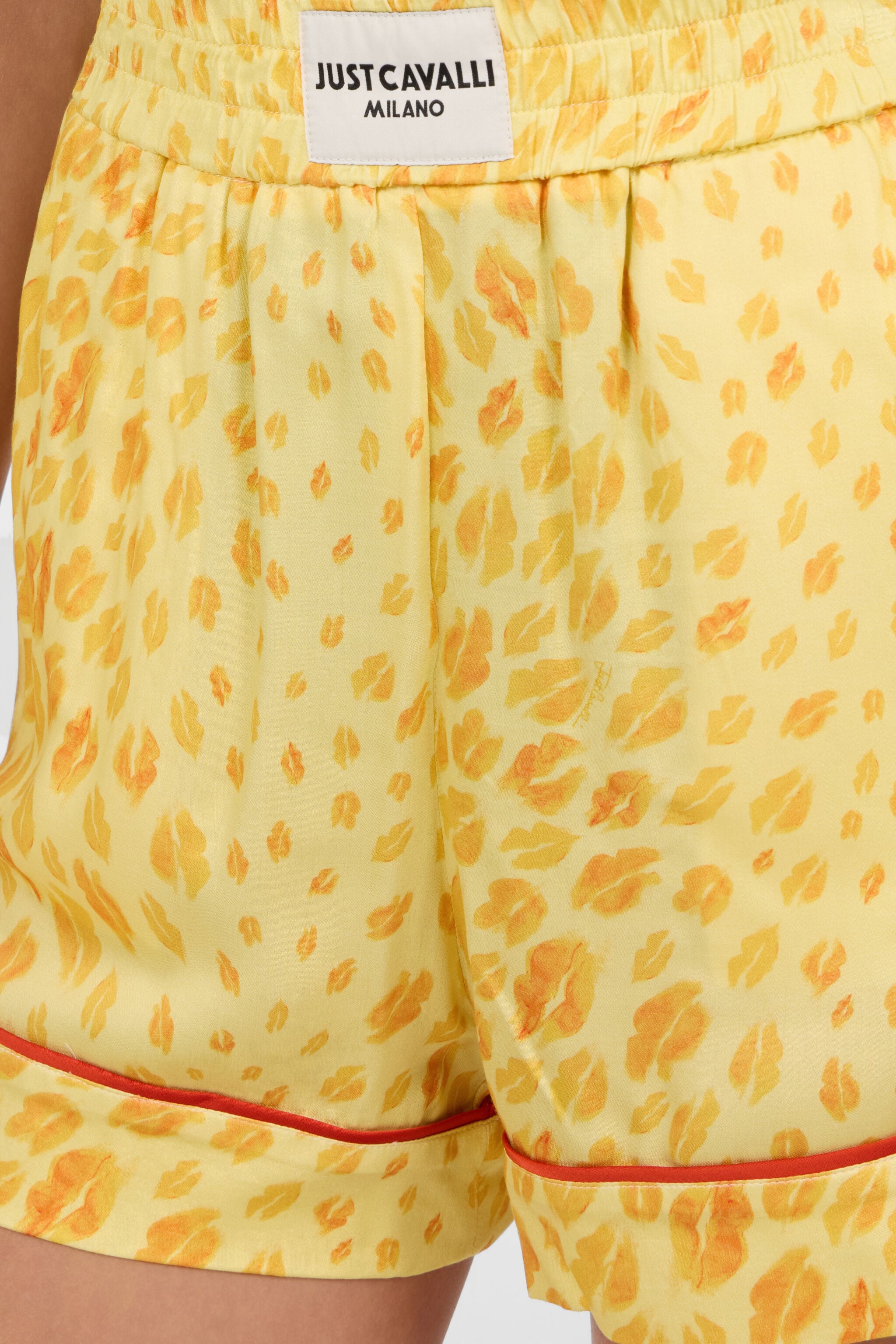 JC Shorts mit The Jaguar Kiss Print JC Shorts mit The Jaguar Kiss Print POP CORN WFT178-WF555