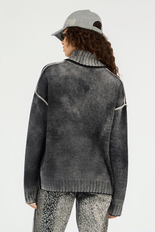 JC Grey Turtleneck Sweater With Heart Logo JC Grey Turtleneck Sweater With Heart Logo BLACK VFM045-VF301