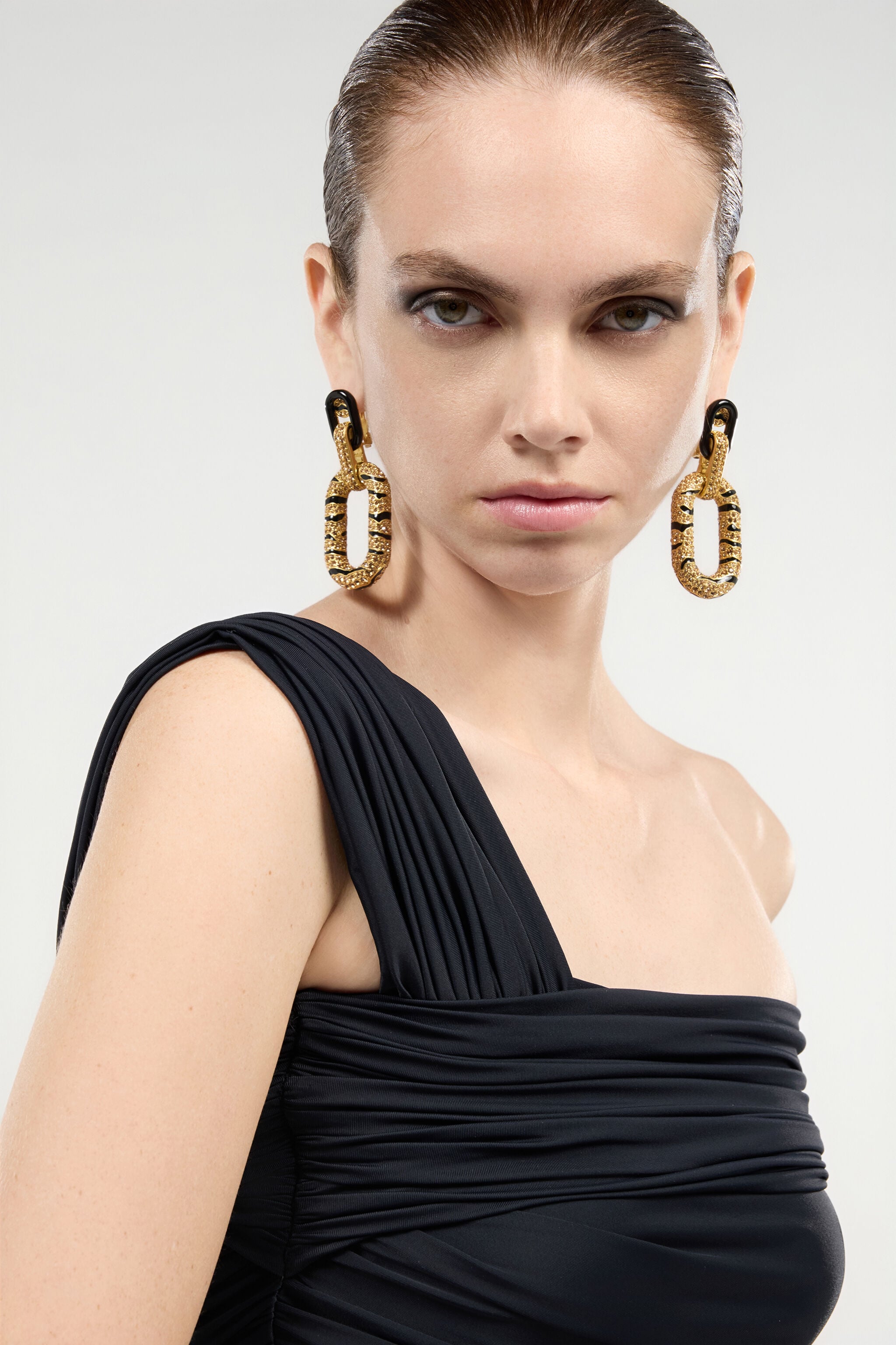 RC Black Mini Dress With Ruffles RC Black Mini Dress With Ruffles Черный VWT152-LL002