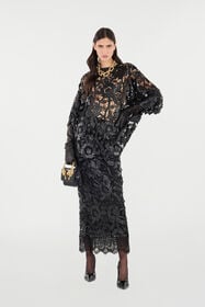 RC Long Skirt With All-Over Floral Pattern Black VQT305-FT051