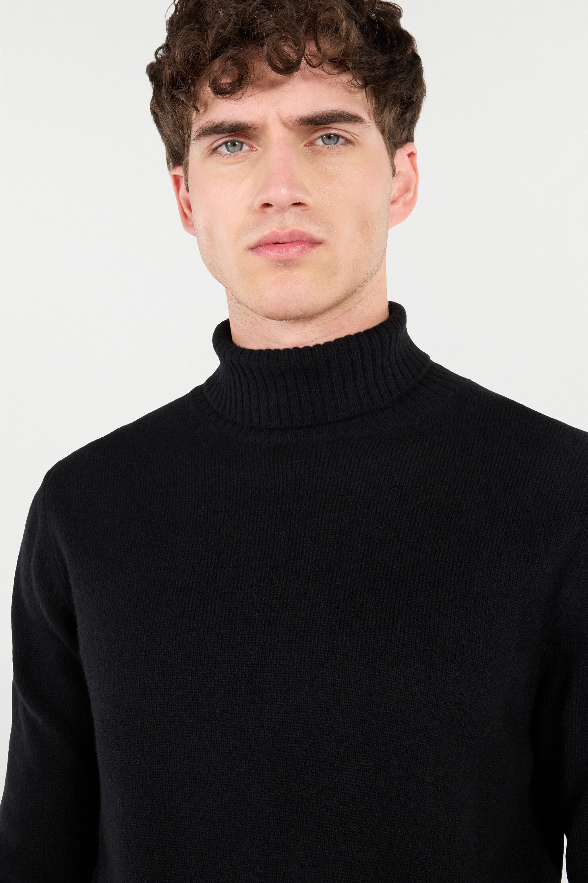 RC Maglione Con Collo A Lupetto In Lana Nero POM60F-MQ001