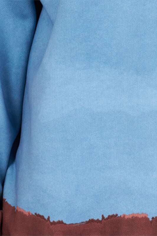 RC Distressed Sweatshirt In Hellblau Und Braun RC Distressed Sweatshirt In Hellblau Und Braun ENDLESS SKY WNT68H-CF050