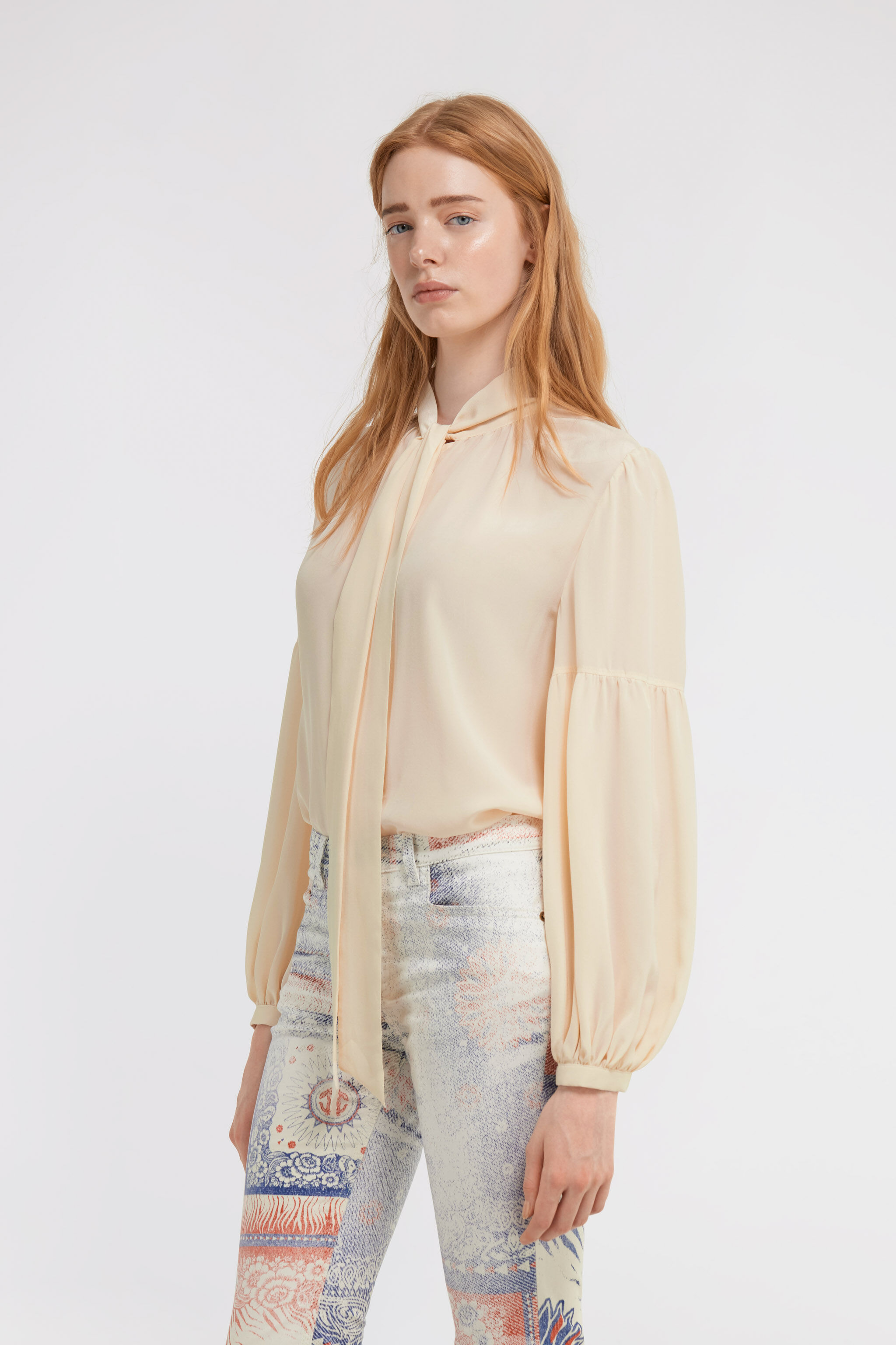 RC Blusa con fiocco al collo Avorio TKT707-SY001