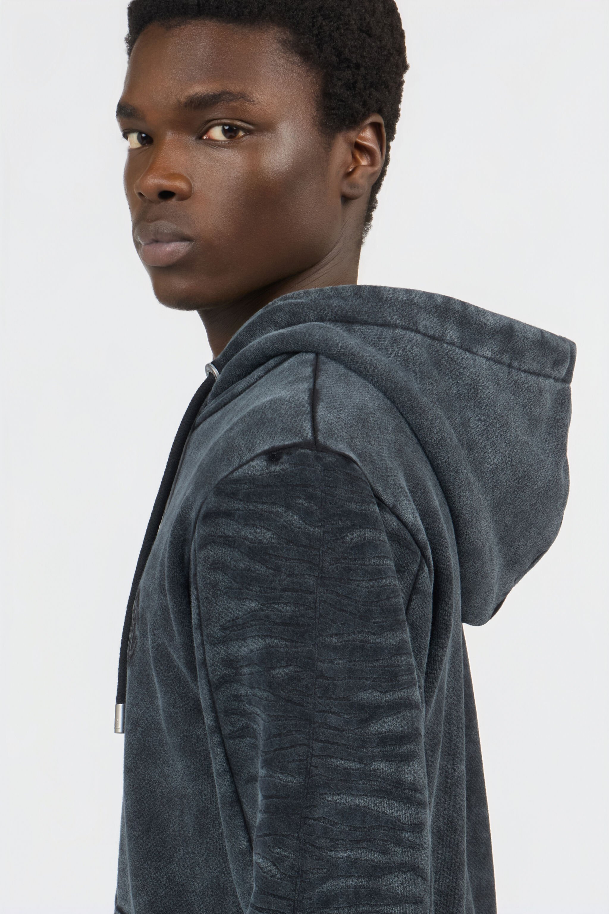 RC Sudadera Negra Lavada con Capucha y Monogram RC RC Sudadera Negra Lavada con Capucha y Monogram RC BLACK SOT66A-CF008