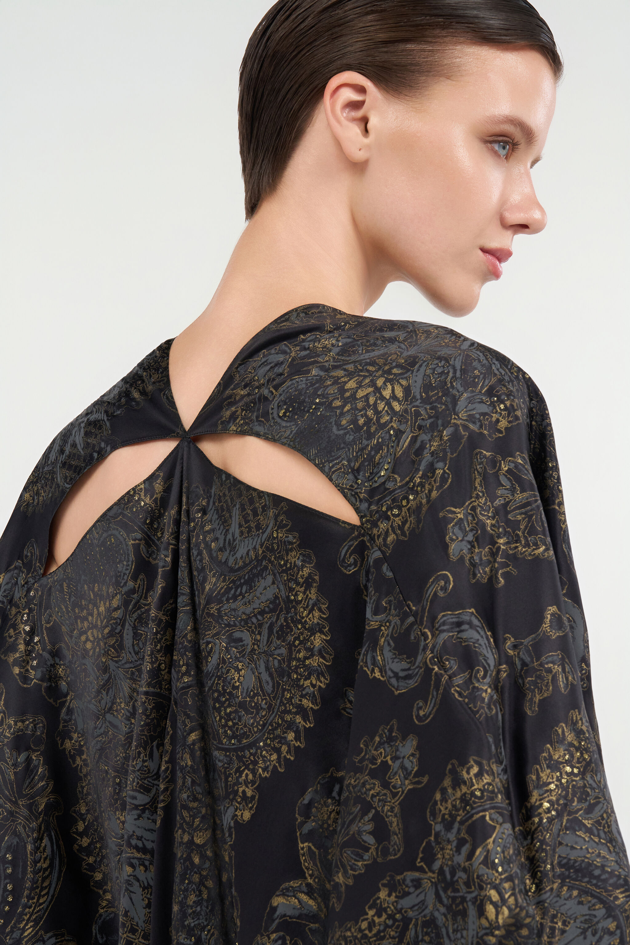 Ornamental Black silk kaftan in BLACK for Women | Roberto Cavalli®
