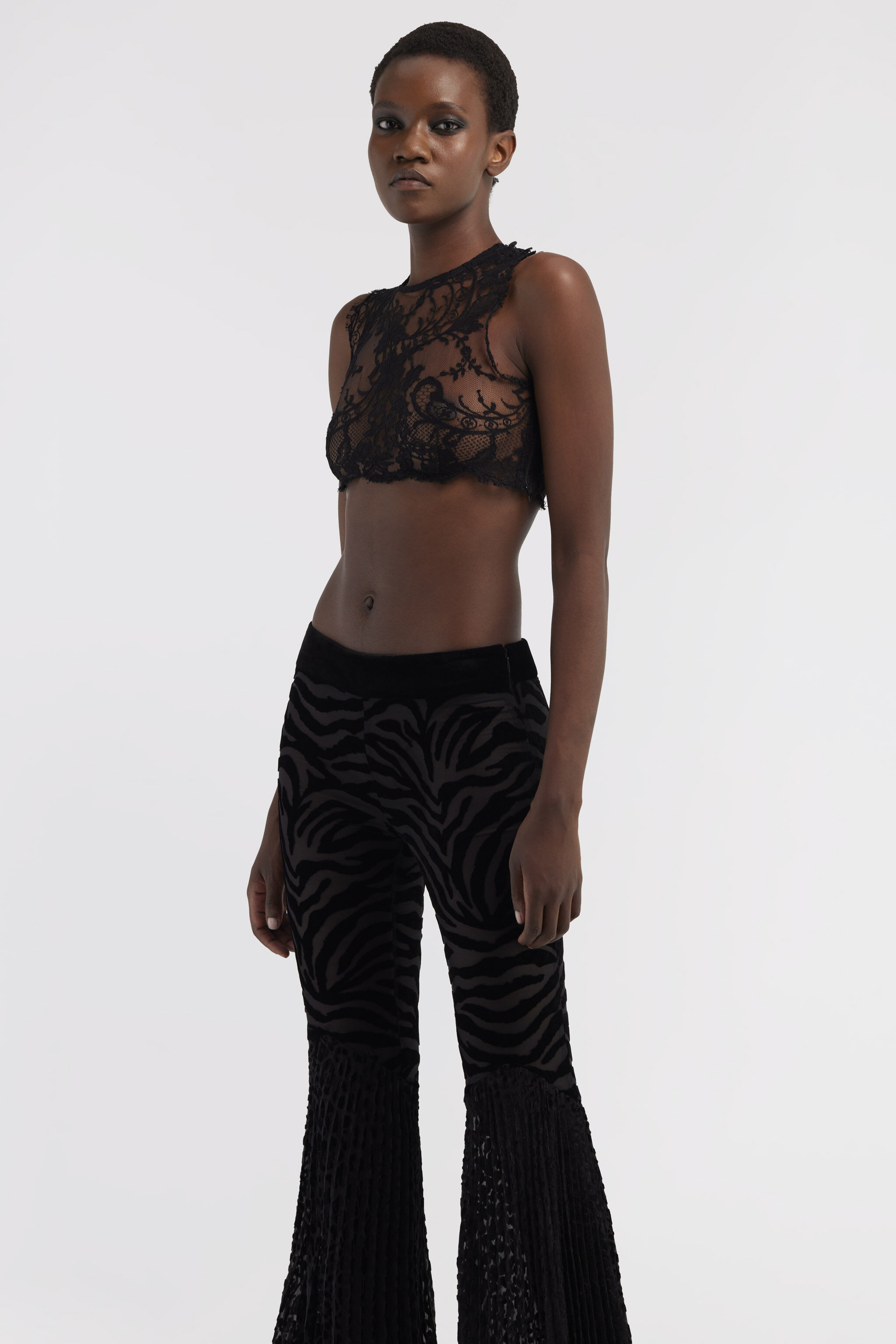 RC Embroidered top Black RWT601-RP003