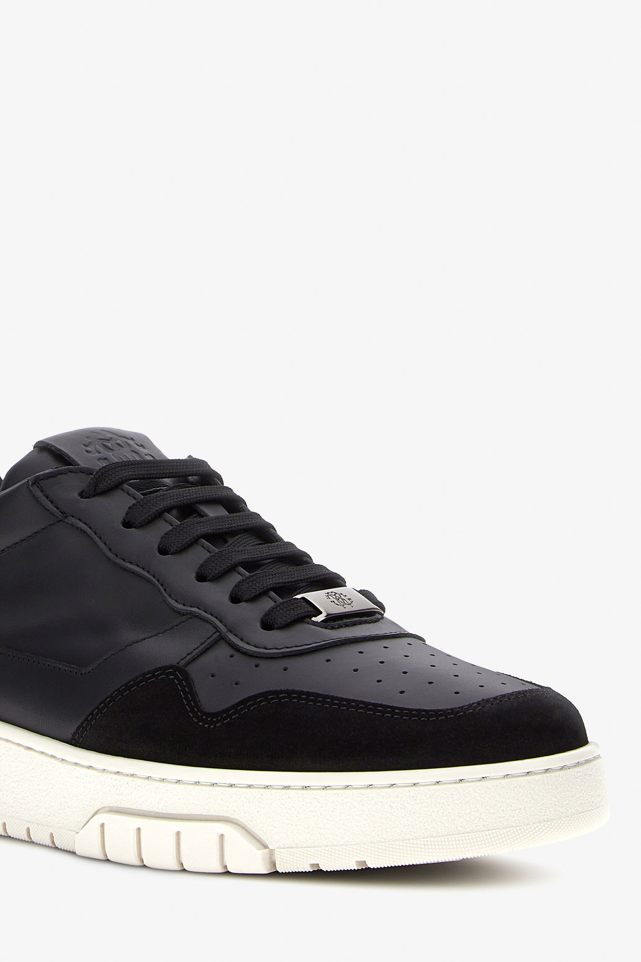 RC Sneakers with Logo Schwarz NOS00B-PNO01