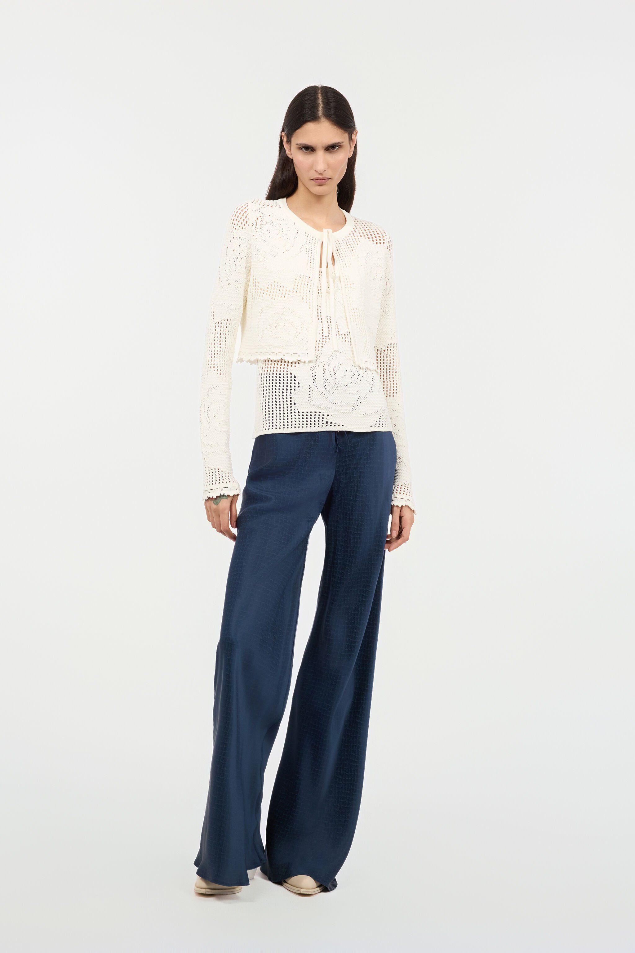 RC Durchbrochener Cropped Cardigan Mit Rosen Elfenbein UKM903-MI001
