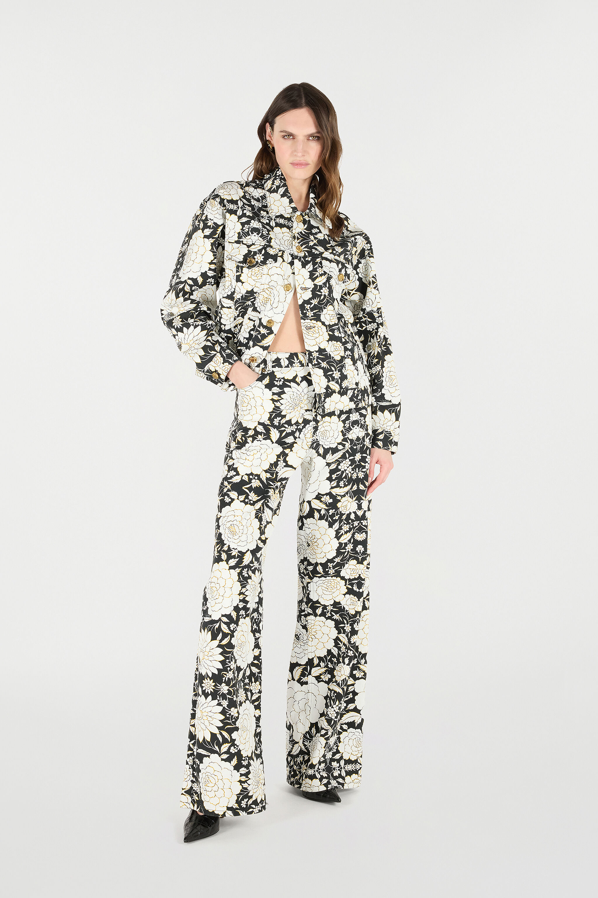 RC Denim Jacket with Flowers Black/White VQJ420-DAP71