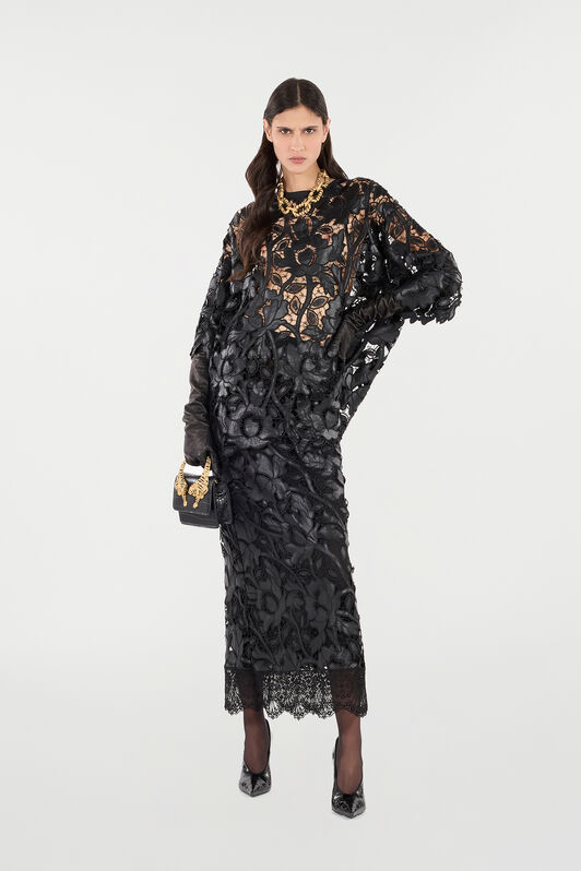 RC Long Skirt with All-Over Floral Motif RC Long Skirt with All-Over Floral Motif Black VQT305-FT051