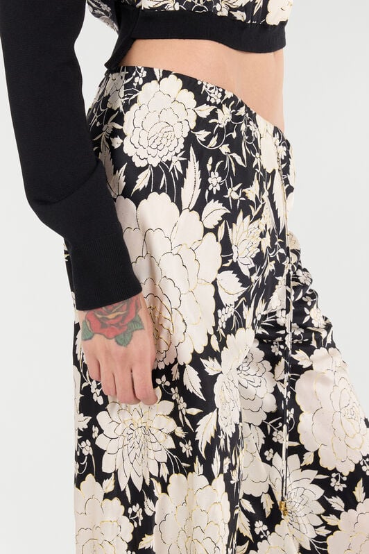 RC Pure Silk Pants with Floral Print RC Pure Silk Pants with Floral Print Black/White VQT210-TYP71