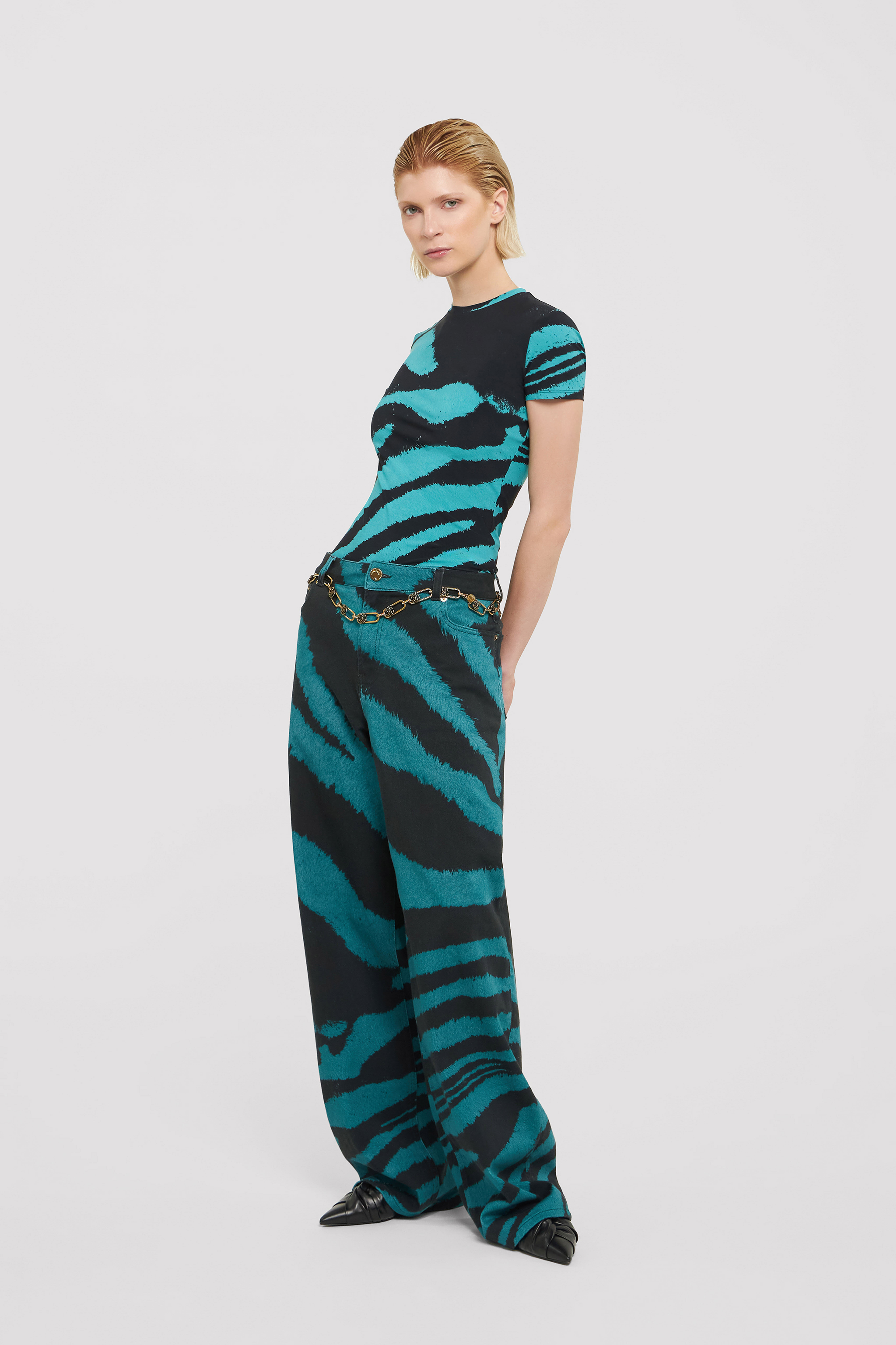 RC Loose fit jeans with Zebra Tribute print Blue UWJ207-DAP26