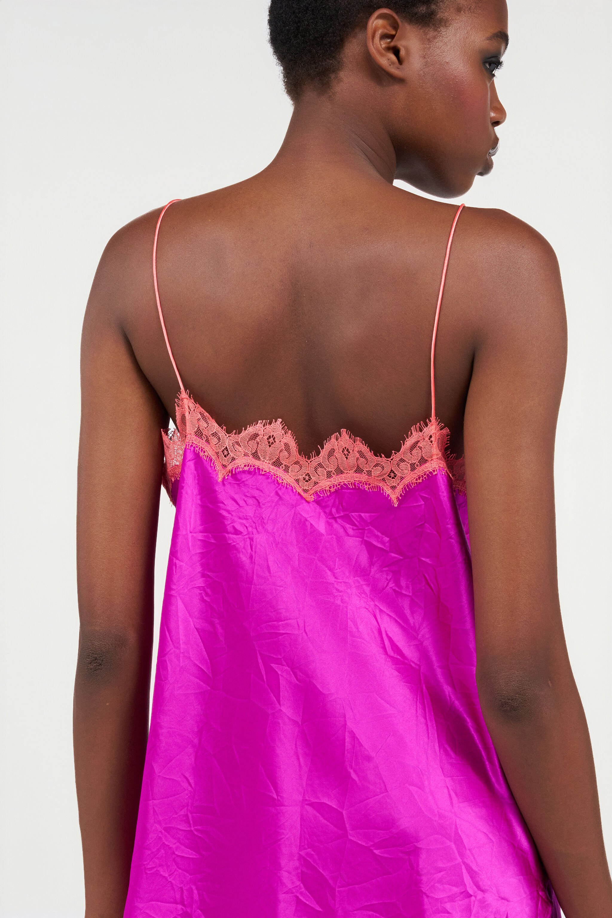 RC Top orné de détails en dentelle FUCHSIA WQT605-SE042