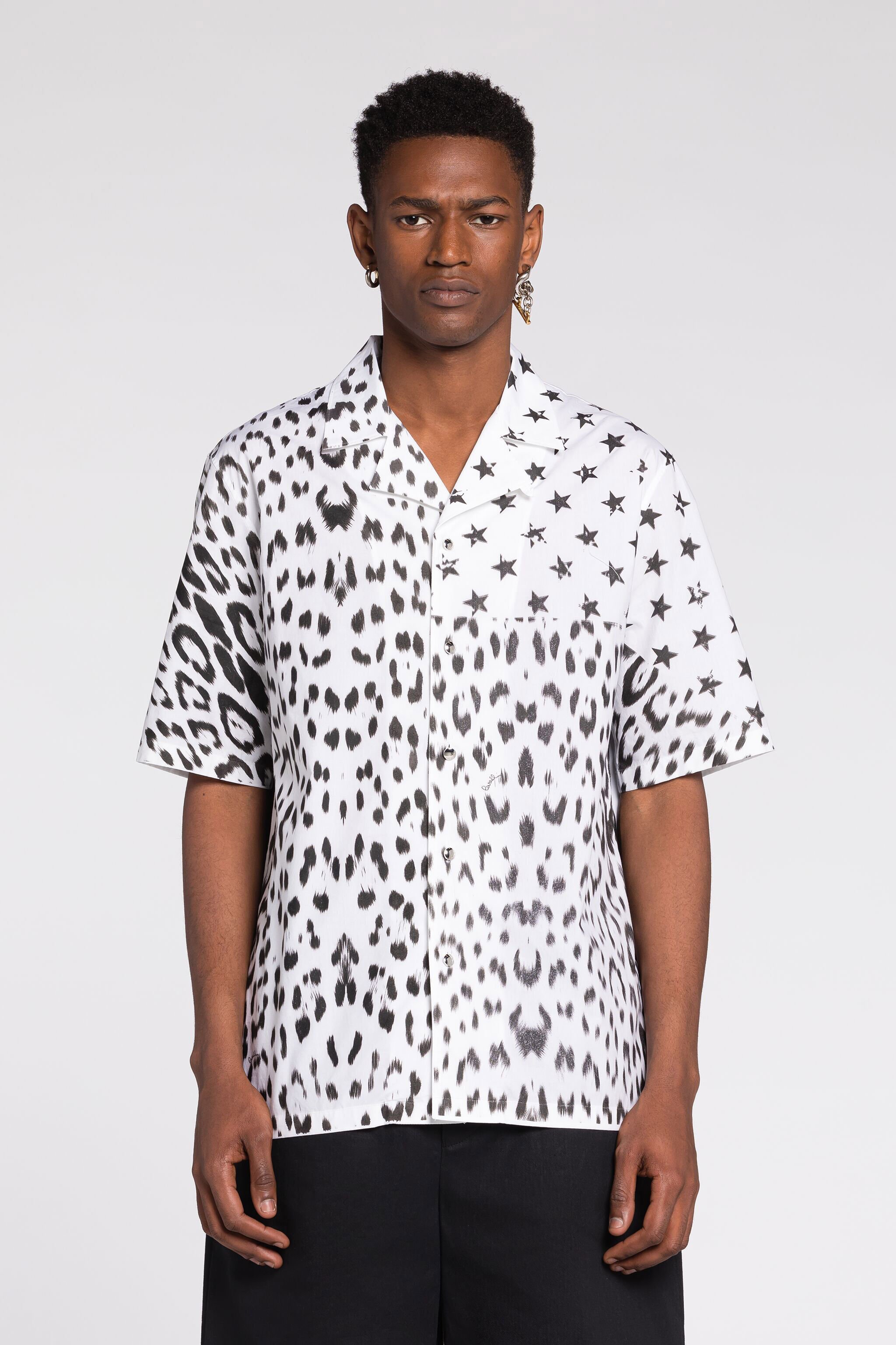 RC Camisa con estampado Leopard Flag Negro/Blanco QRT726-CH061