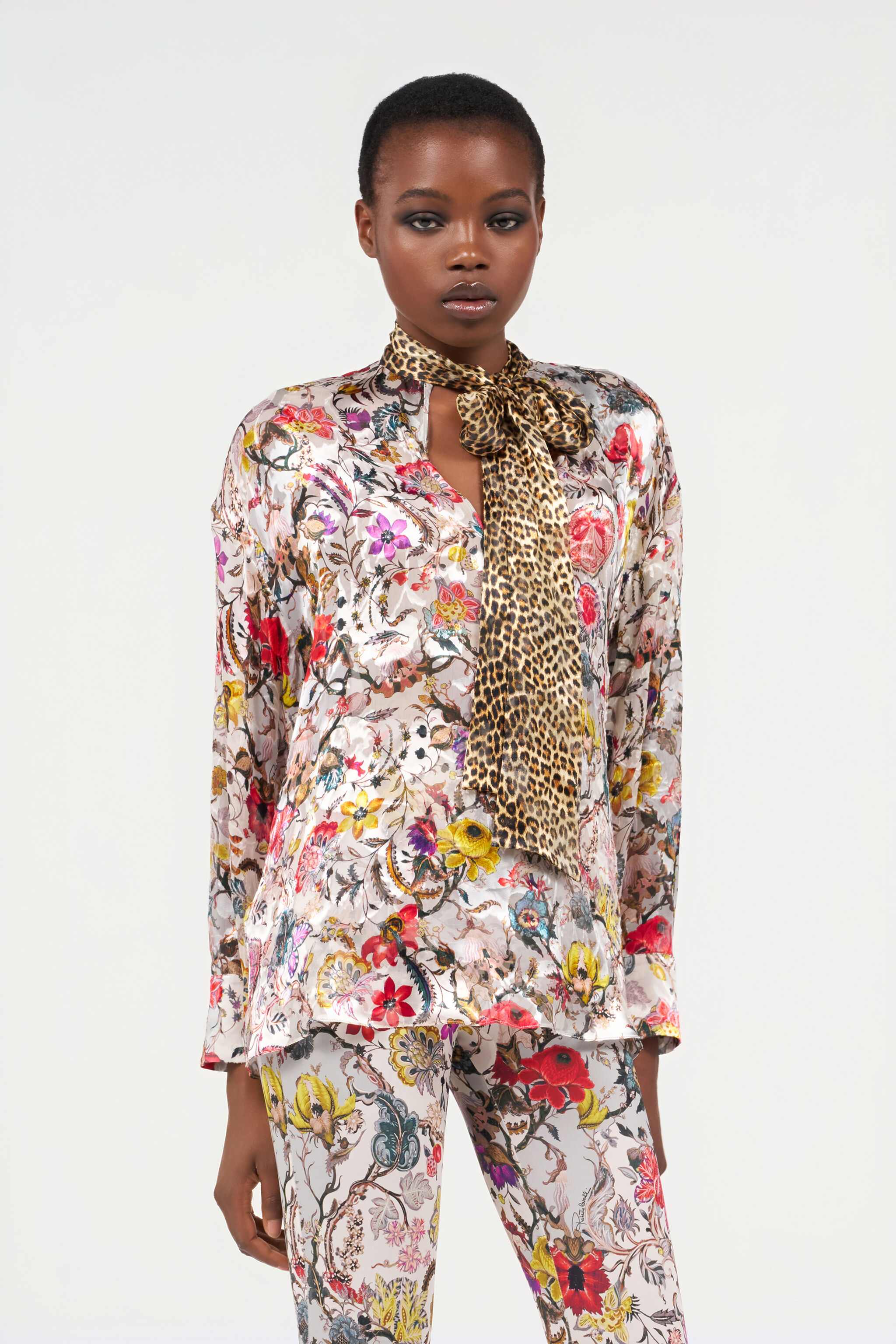 RC Blouse with Florentine Flowers Print BEIGE WQT712-HER29