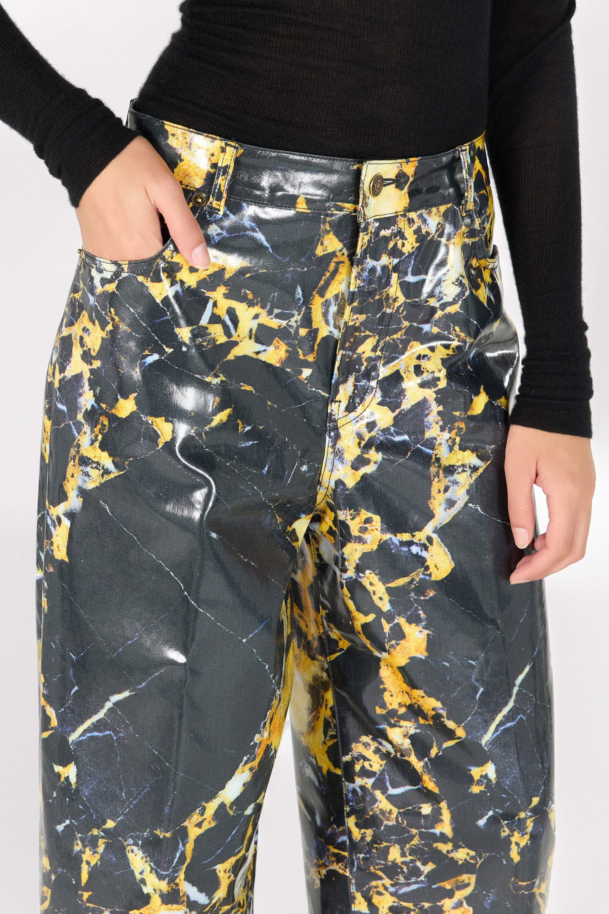RC Pantalón Holgado Estampado Marble Oro TWJ207-KGN19