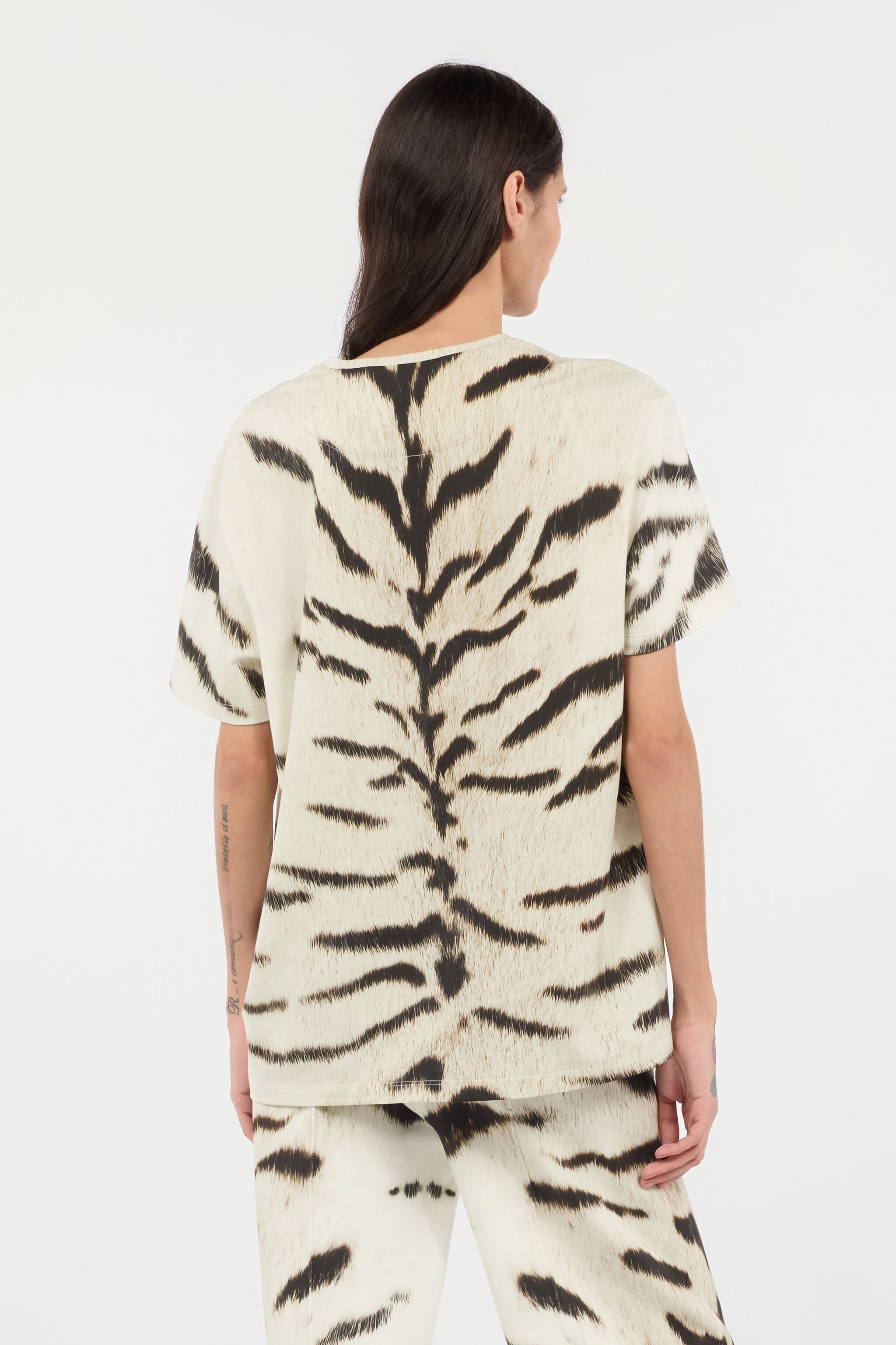 RC Camiseta oversize para mujer con estampado de Tigresa Blanca OGAT X Roberto Cavalli Negro/Blanco UQT68A-3DA39