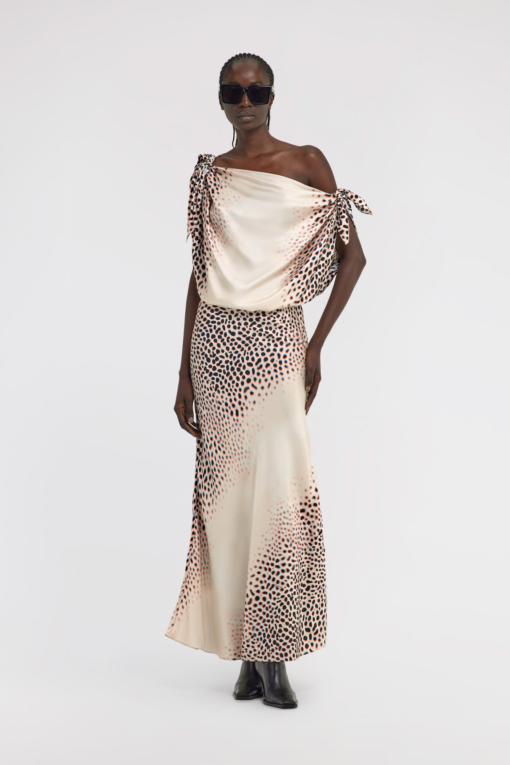 RC Shark print Dress Ivory TKT112-4QN07