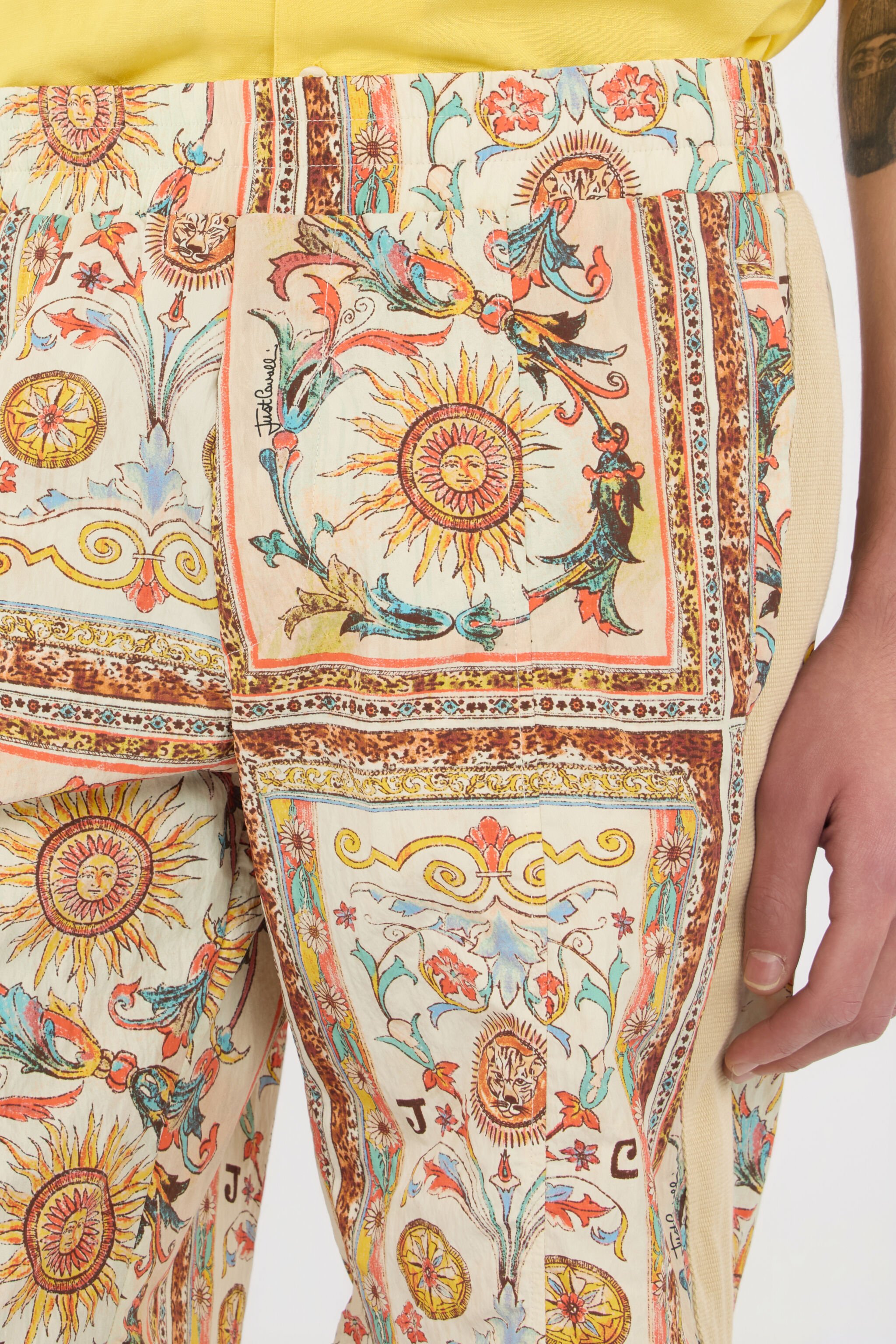 JC Shorts mit Persian-Tarot-Print 744 BEIGE + 217 AZZU WFT022-WF049