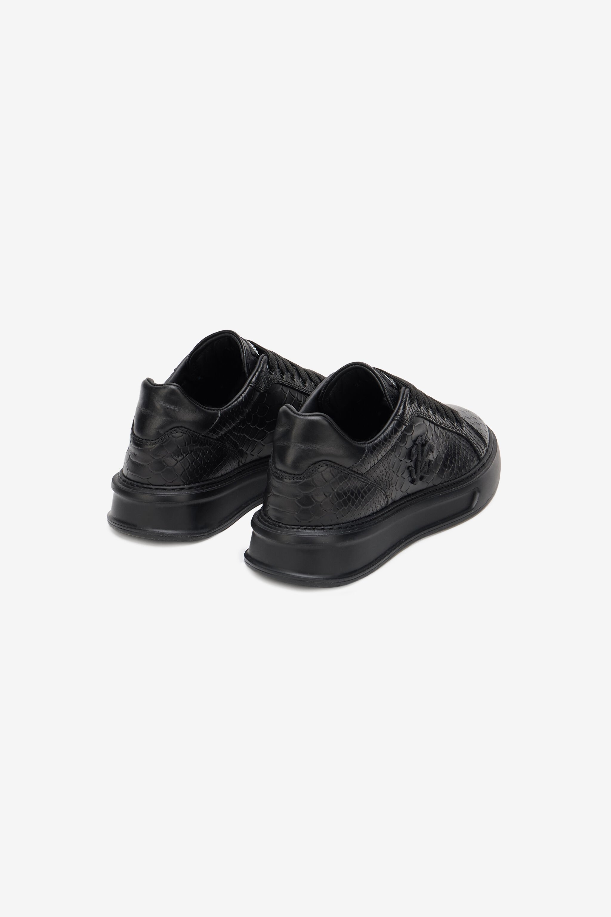 RC Zapatilla Negra Efecto Serpiente Con Monogram RC BLACK SOS00E-PZ004