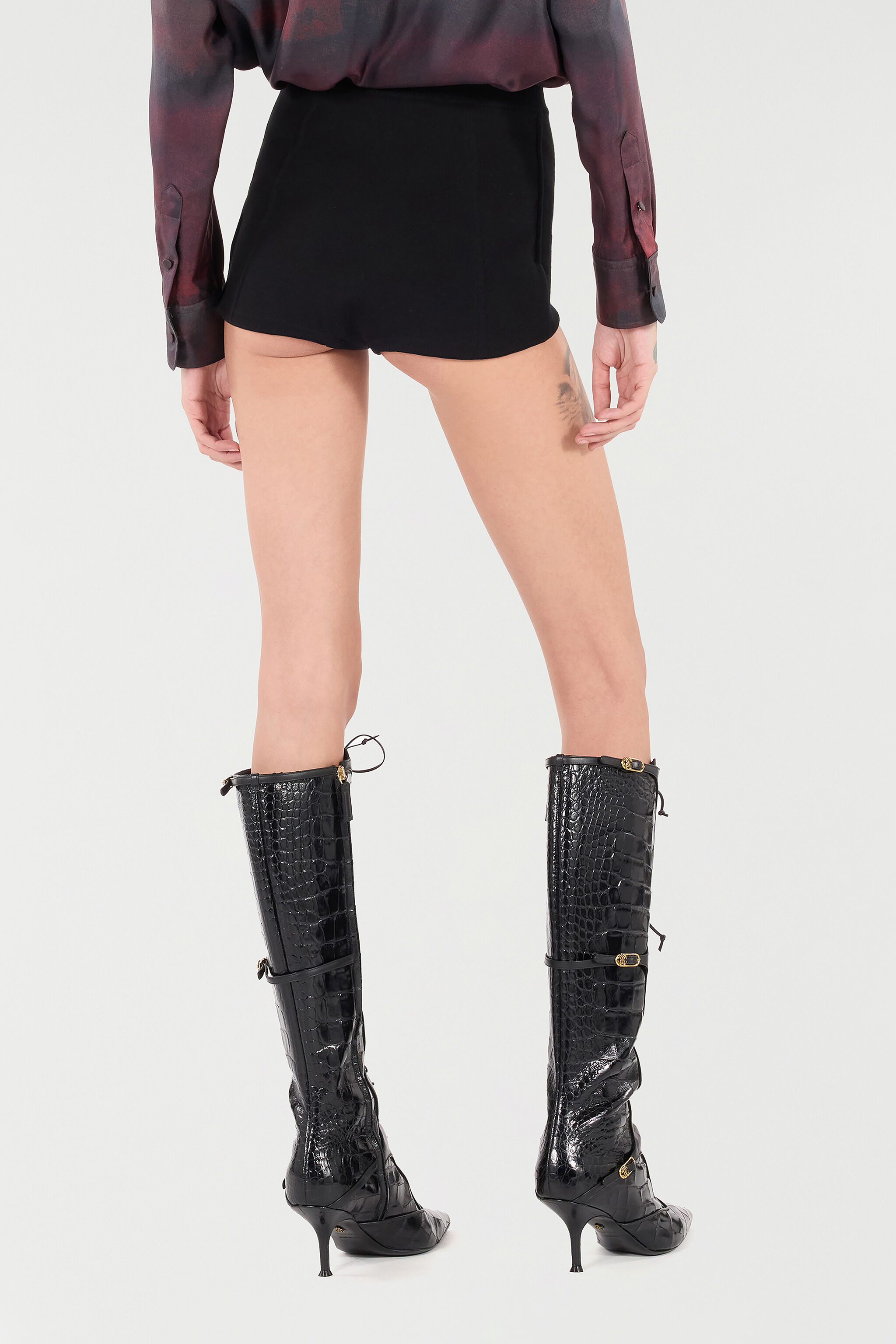 RC High-Waisted Shorts Black VKM202-MAC01