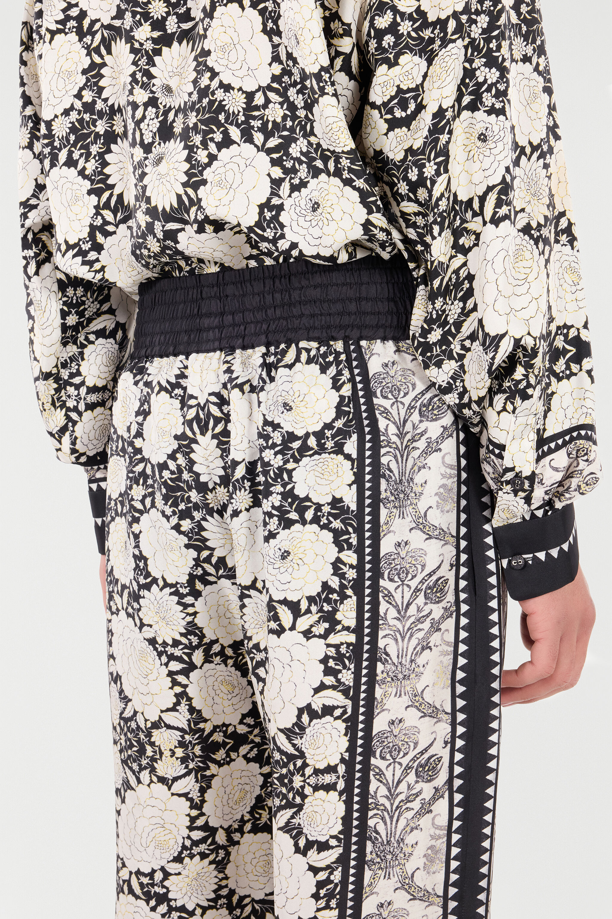 RC Pants with Floral Print Black/White VNT266-4QP93