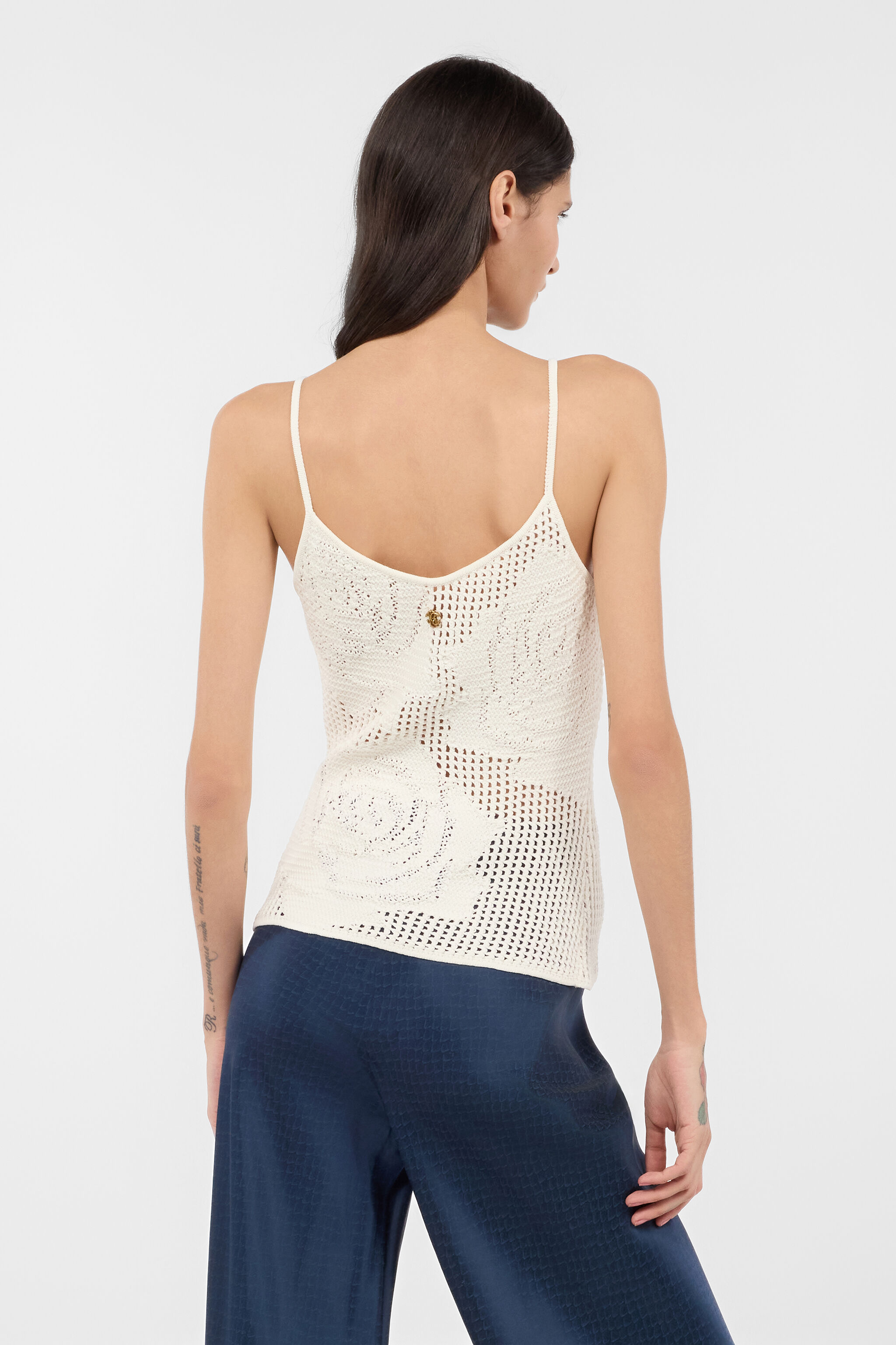 RC Openwork Top With Roses White UKM604-MI001