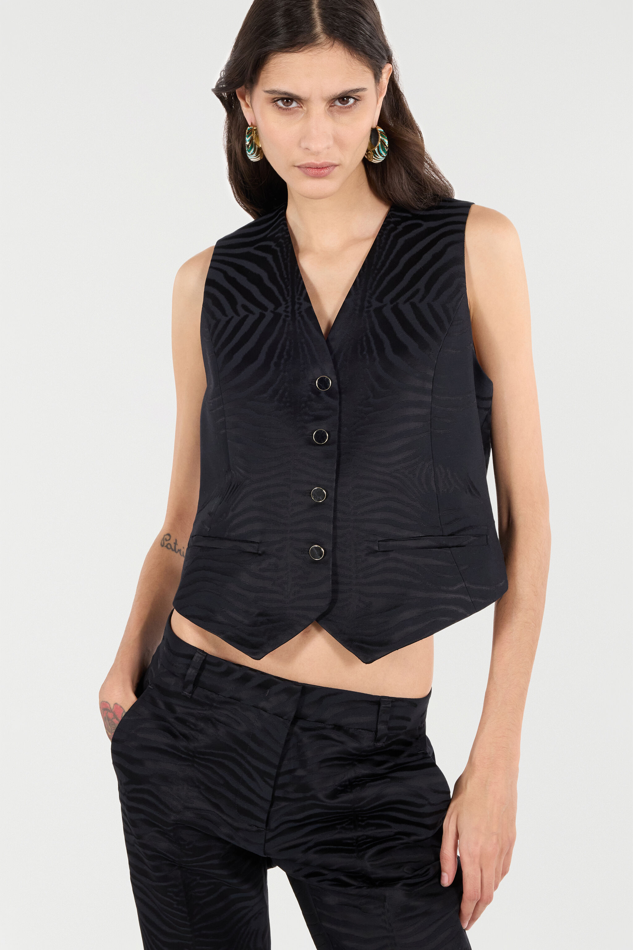 RC Vest With Solid-Color Tiger Skin Design Black UKT614-TJ033