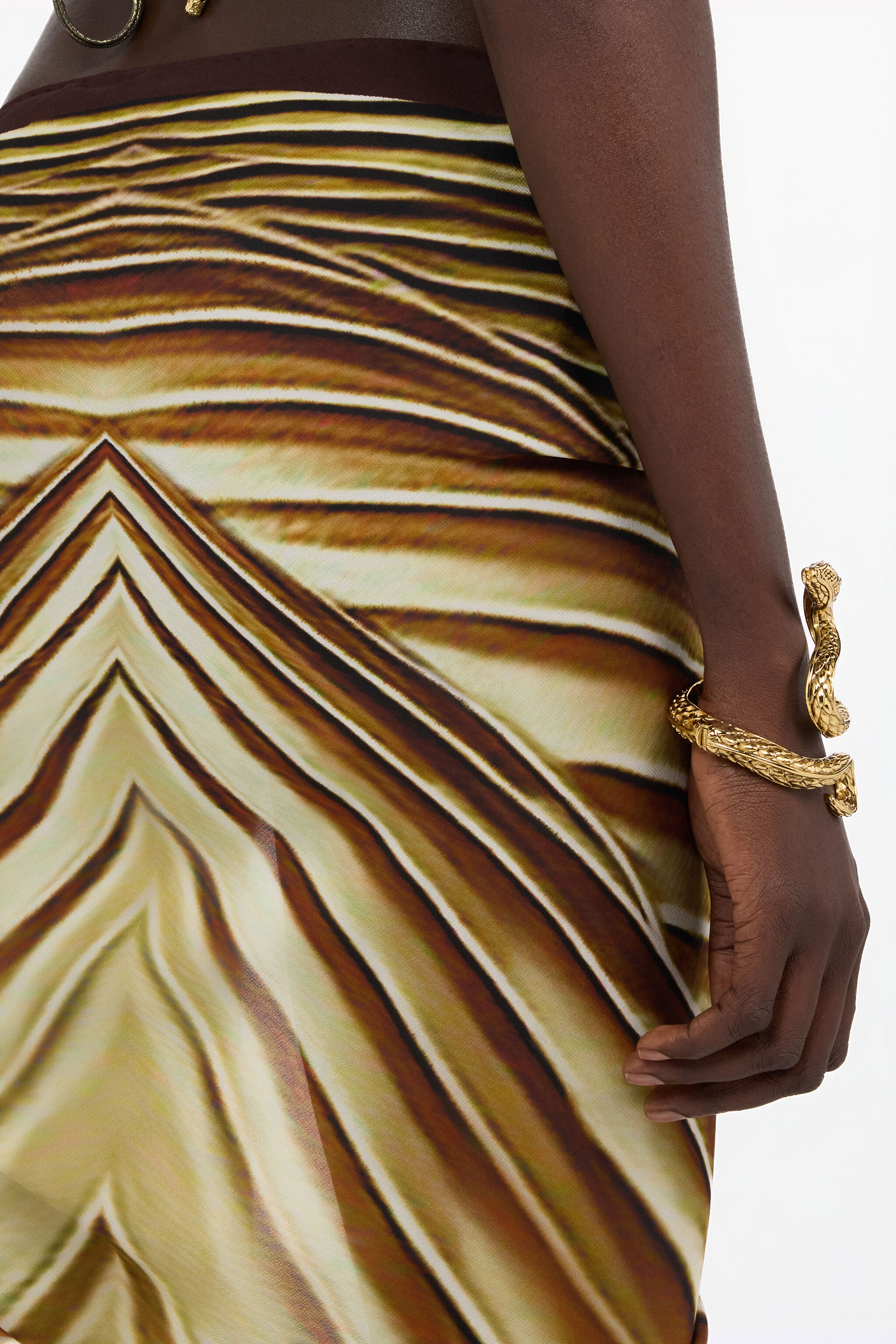 RC Silk Pareo with Ray Of Gold print RC Silk Pareo with Ray Of Gold print SAHARA WWI005-SQS34