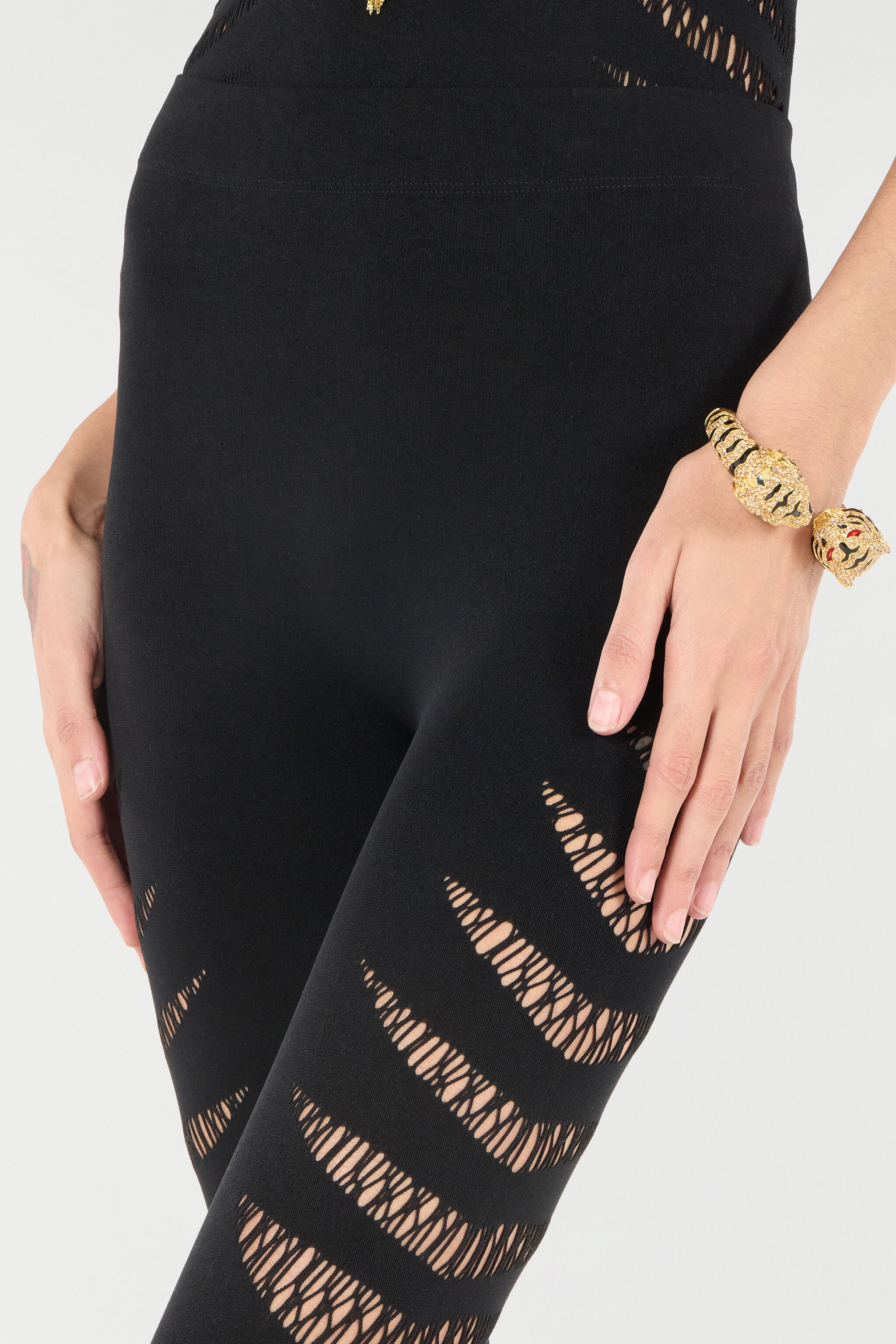 RC Leggings with Perforated Python Pattern Black UKT230-MA001