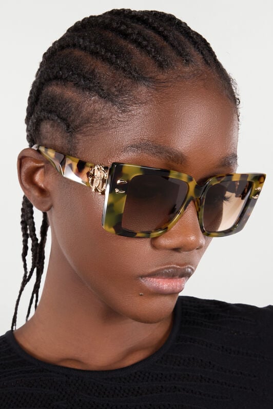 RC Sunglasses with wide rectangular front and fangs RC Sunglasses with wide rectangular front and fangs Braun ALD023-ID180