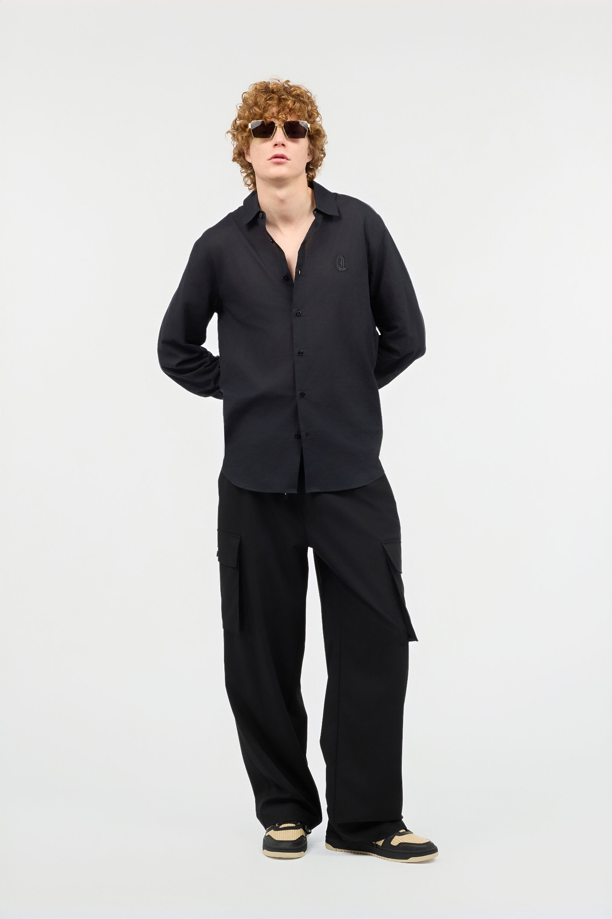 JC Camisa Con Bordado JC Negro UFM010-UF105