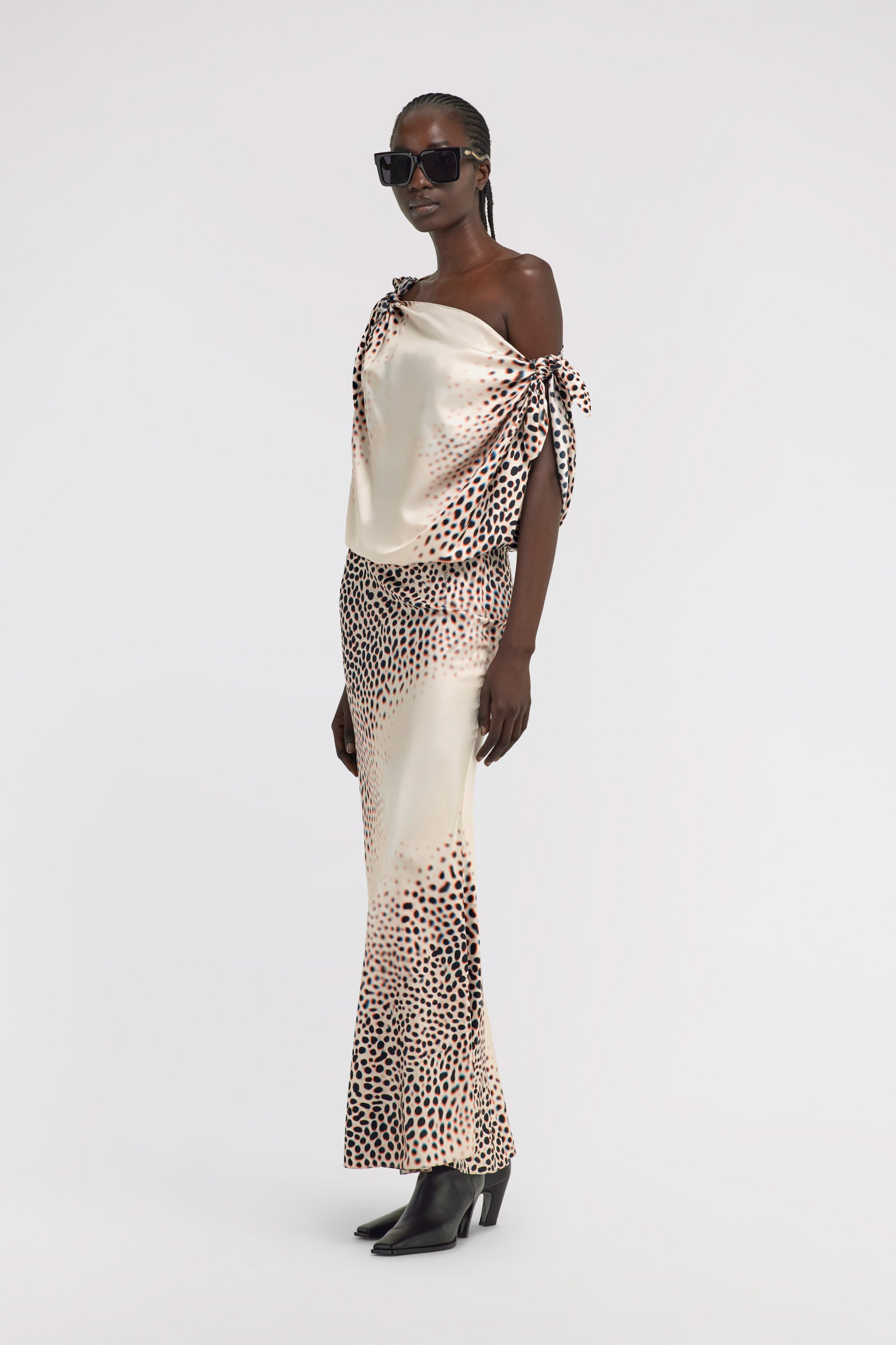 RC Shark print Dress Ivory TKT112-4QN07