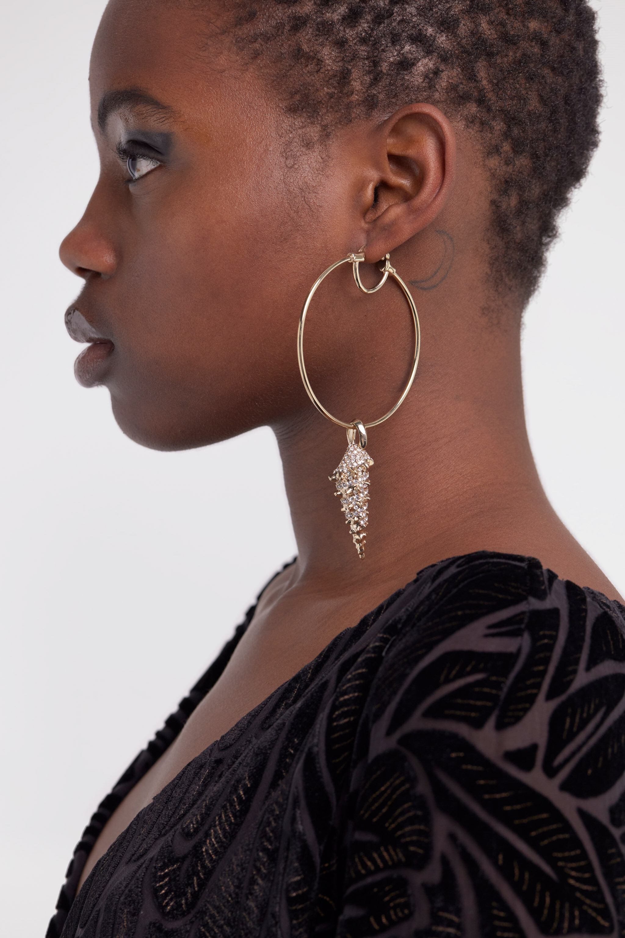 RC Earrings with shell Gold SWG005-AM130