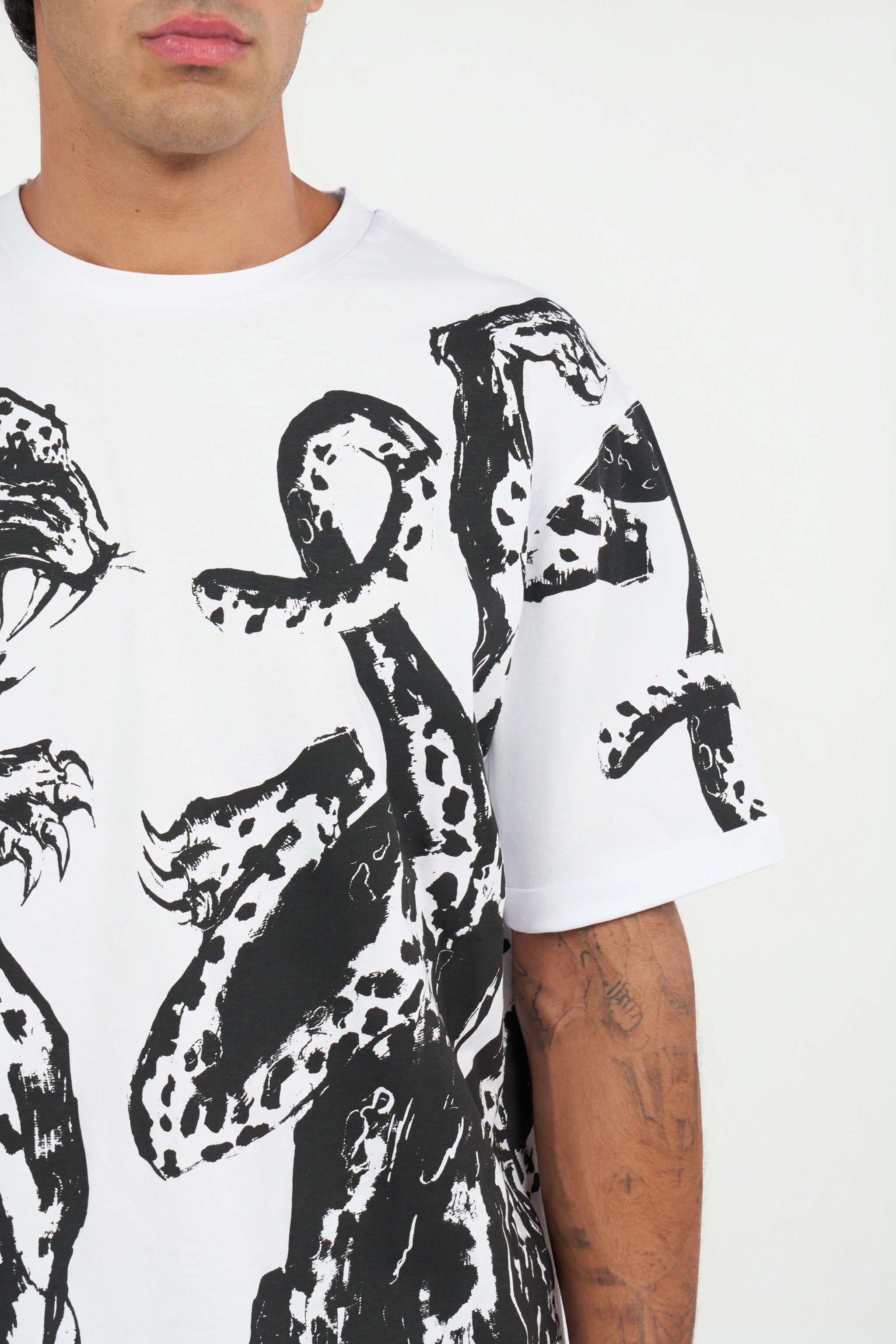 RC Camiseta Blanca Con Tigres Estampados WHITE QOT62A-JD060