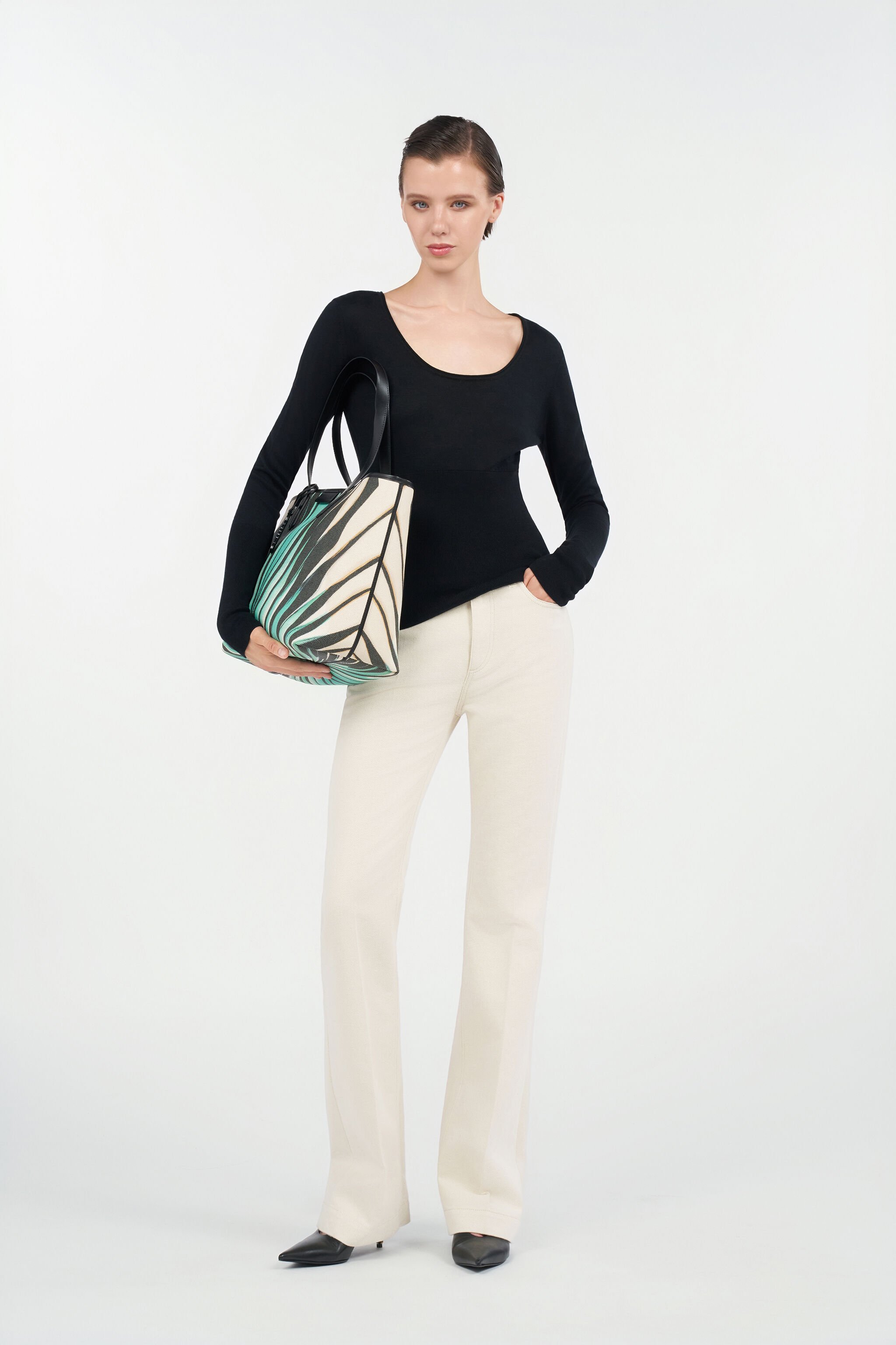 RC Long-sleeve sweater Nero UWM608-WH003