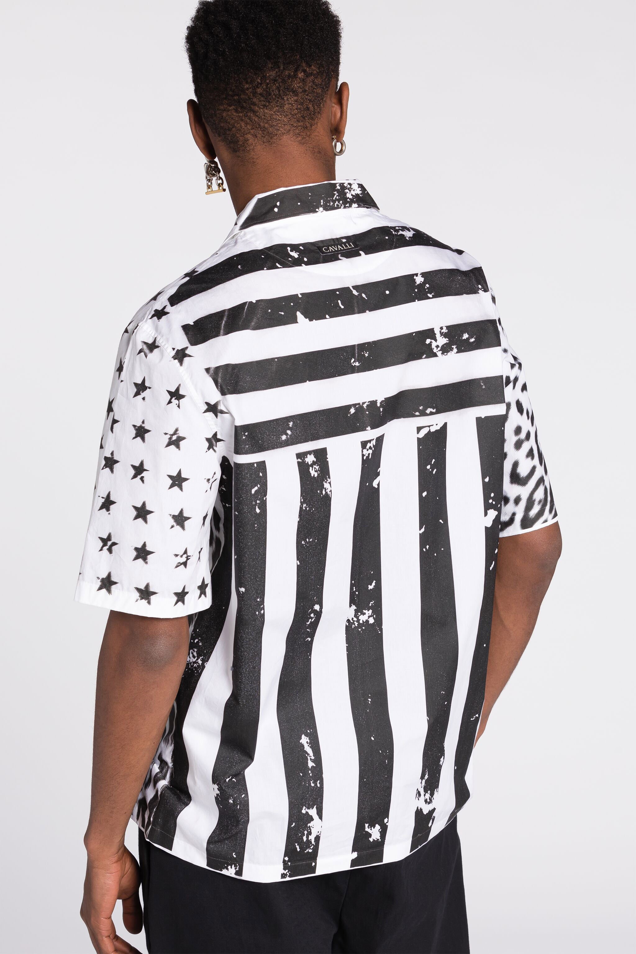 RC Camisa con estampado Leopard Flag Negro/Blanco QRT726-CH061