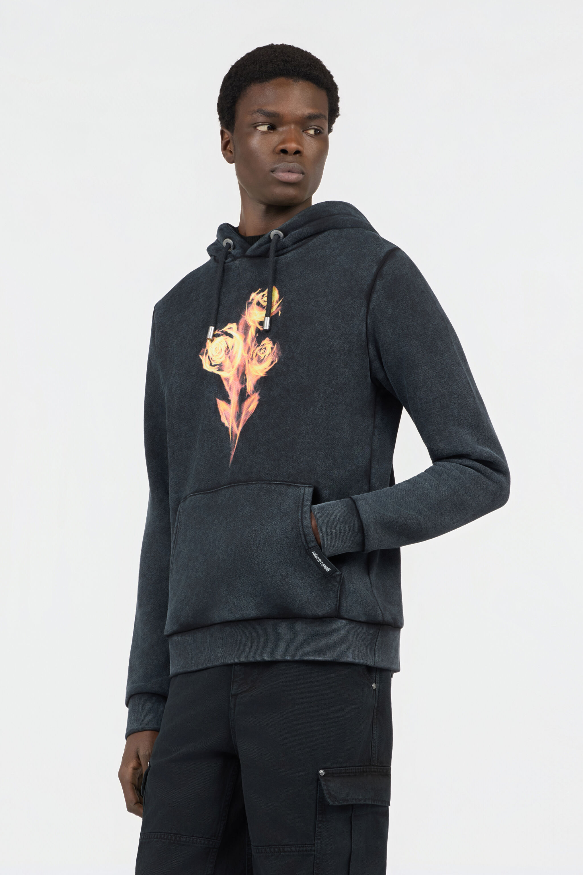 RC Schwarzes Sweatshirt mit Aufgedruckten Rosen BLACK SOT66B-CF008