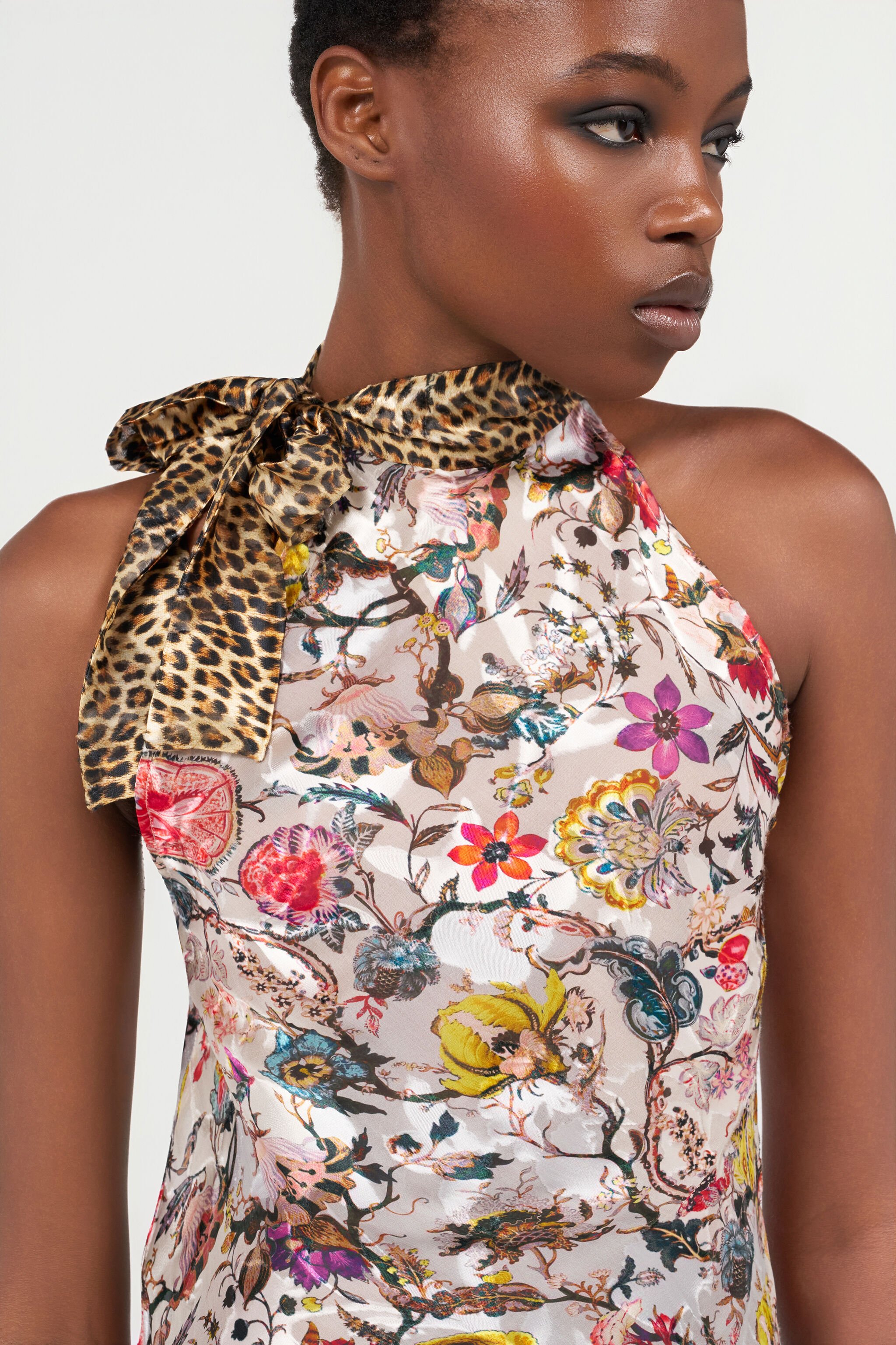 RC Top with Florentine Flowers print BEIGE WQT611-HER29