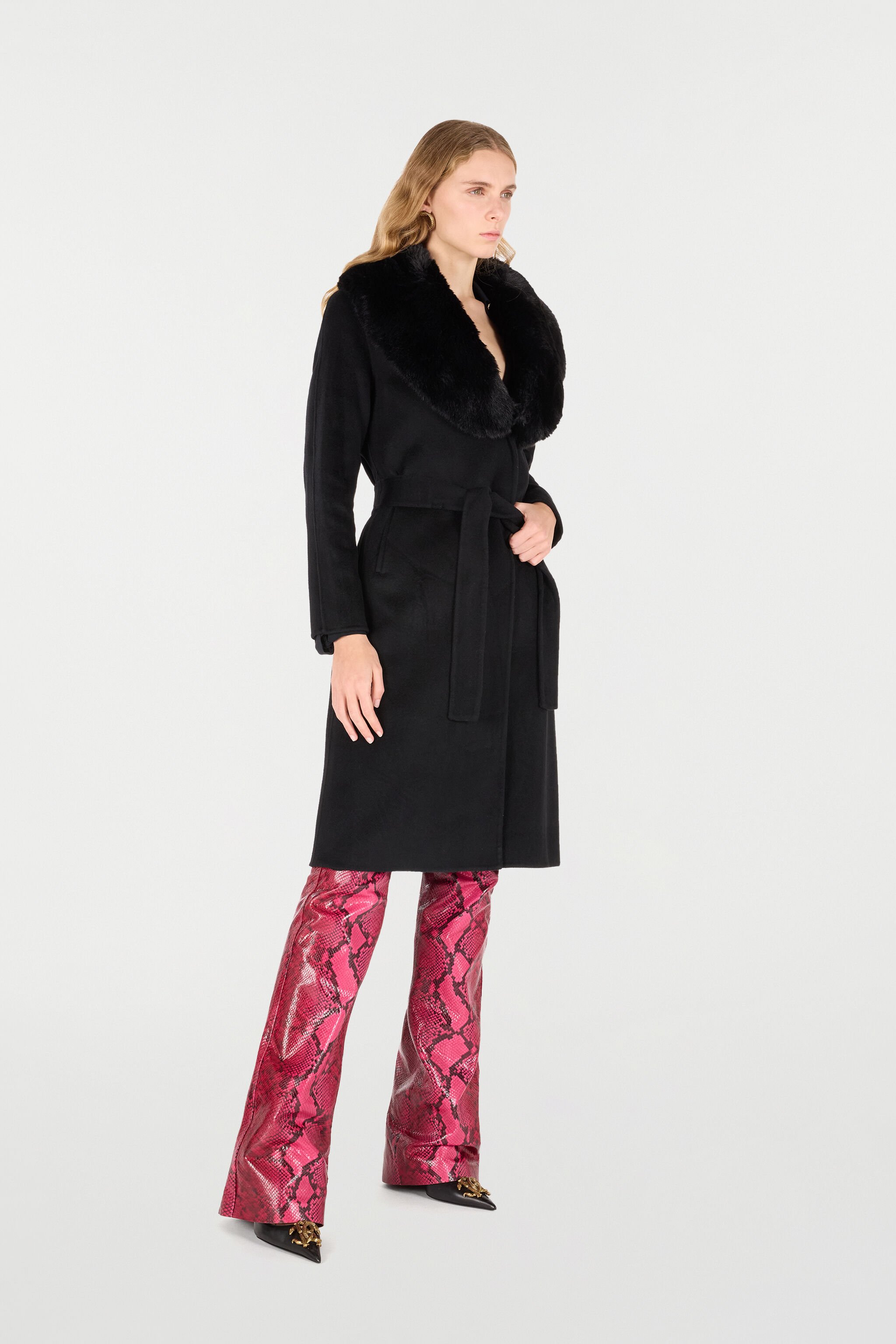 RC Cappotto Con Collo In Faux Fur Nero OOT50B-WH016