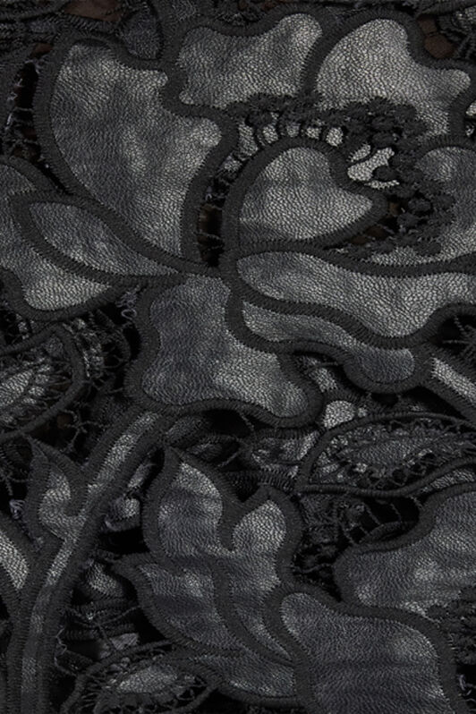 RC Long Skirt with All-Over Floral Motif RC Long Skirt with All-Over Floral Motif Black VQT305-FT051