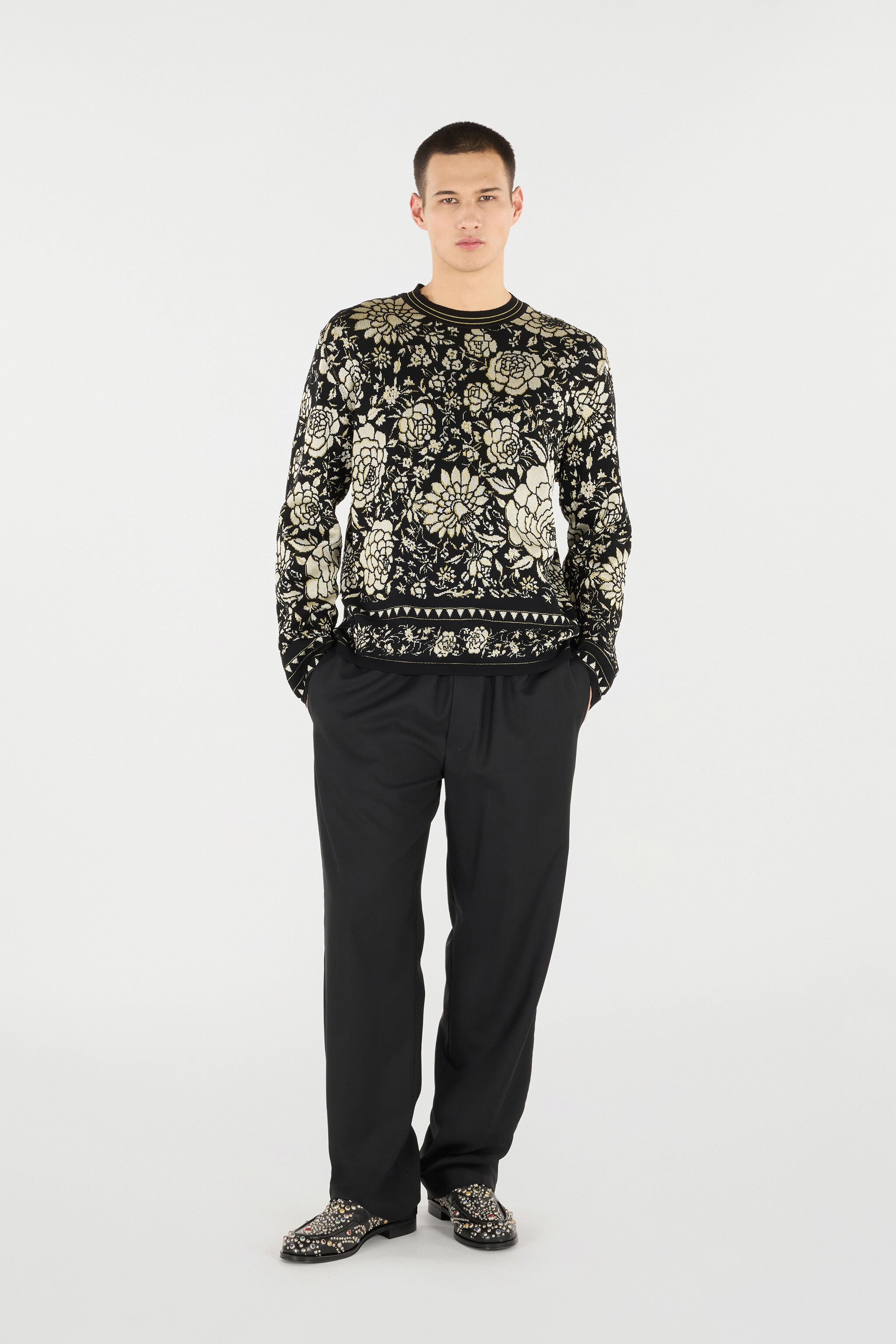 RC Wool Blend Sweater with Floral Design Black/White VNM604-MQ027