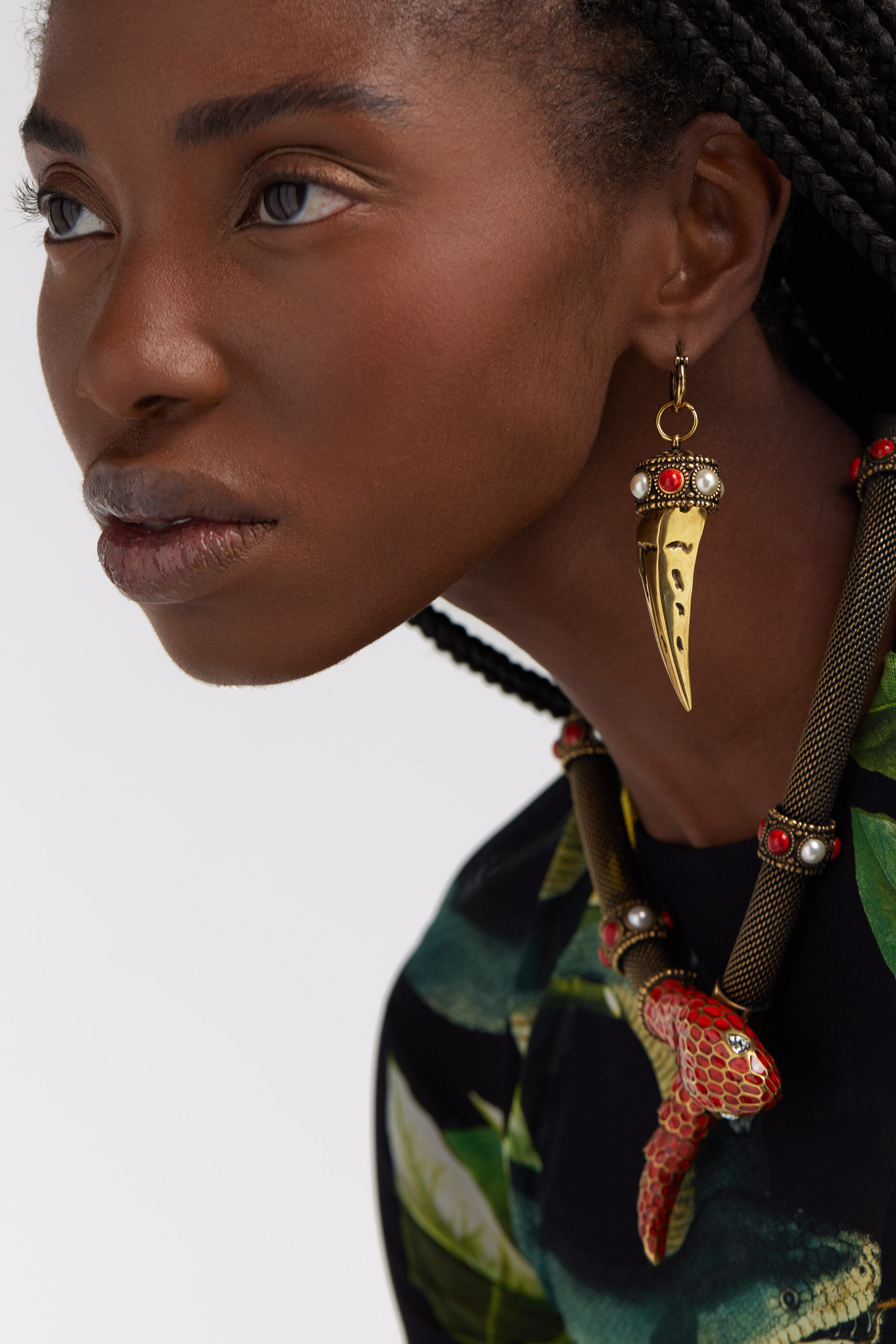 RC Fang Earring Gold SKG028-AM081